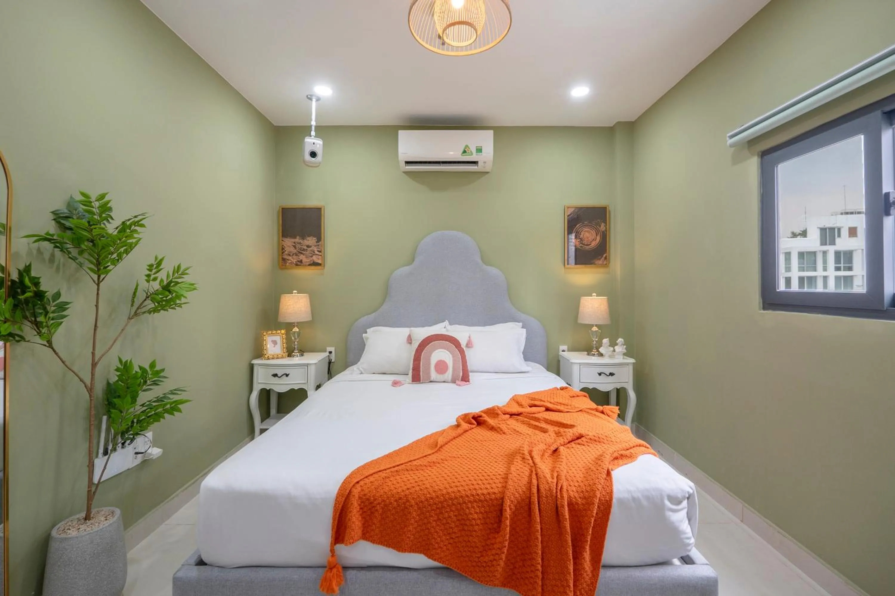 Bed in SAZI AMILA Nguyen Hue HOTEL - Free Banh Mi