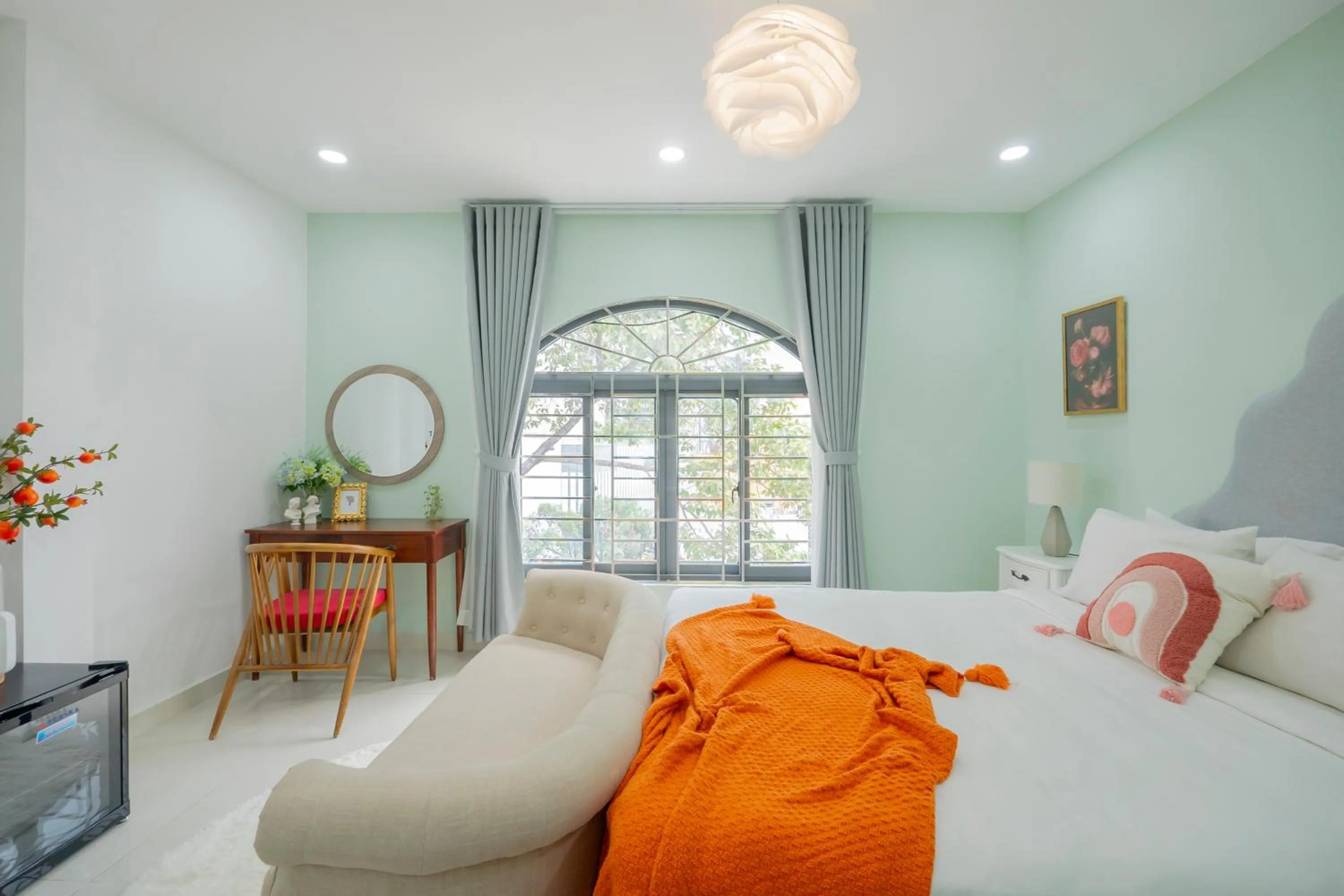 Photo of the whole room, Bed in SAZI AMILA Nguyen Hue HOTEL - Free Banh Mi