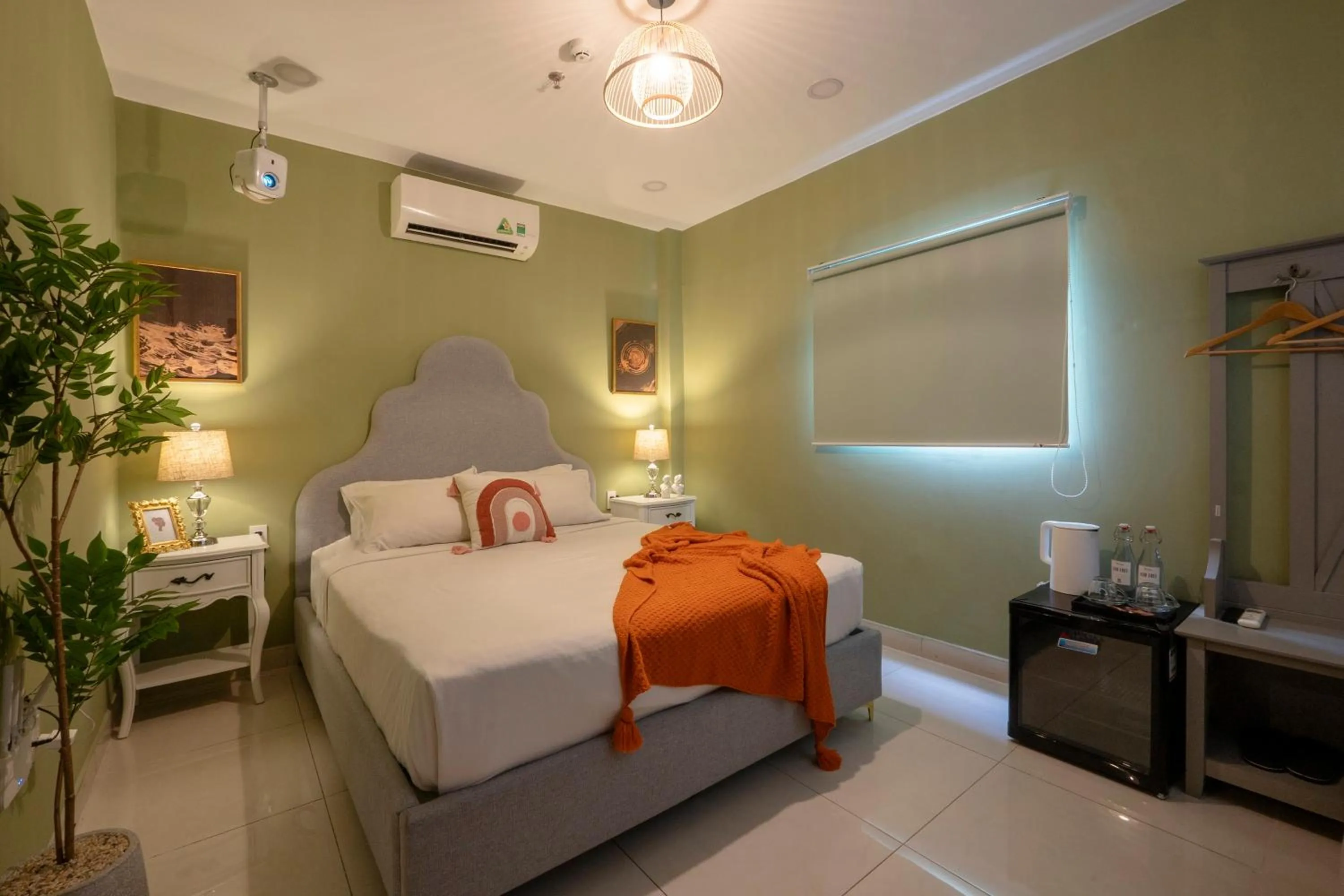 Bed in SAZI AMILA Nguyen Hue HOTEL - Free Banh Mi