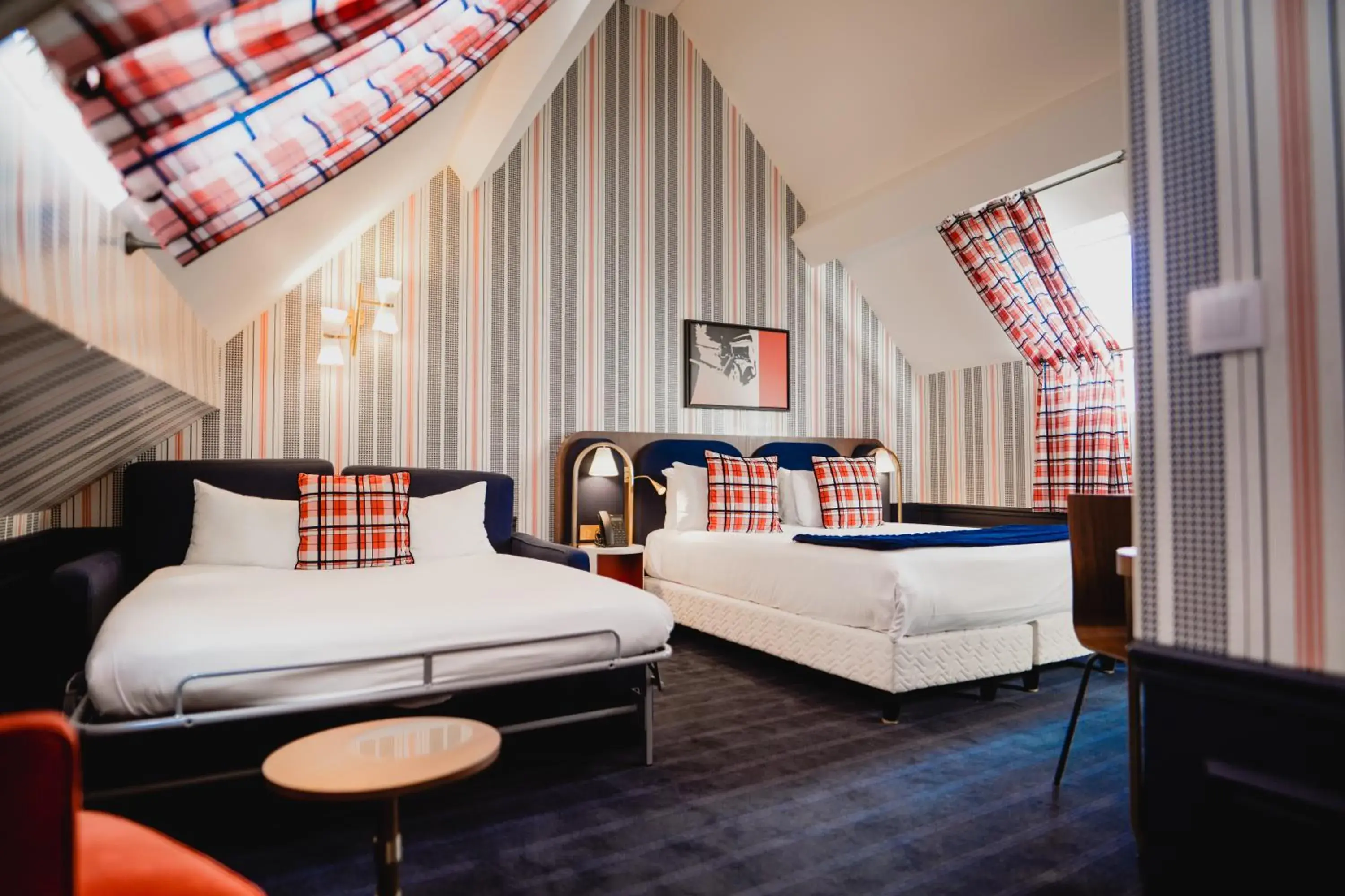 Photo of the whole room, Bed in Hôtel du Cheval Blanc - Paris Marne La Vallée Photo of the whole room, Bed in Hôtel du Cheval Blanc - Paris Marne La Vallée