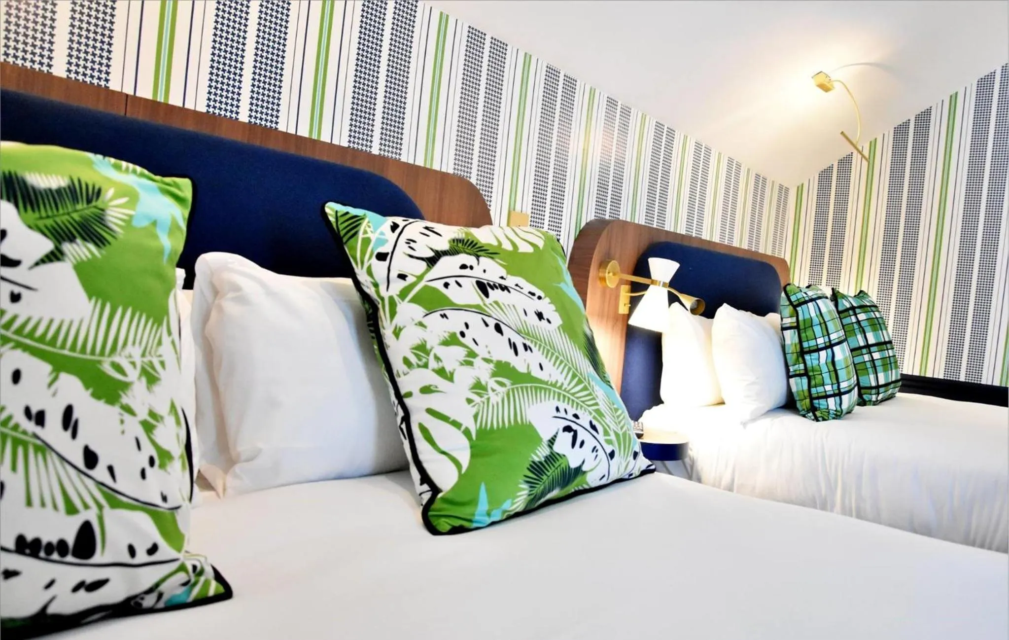 Bed in Hôtel du Cheval Blanc - Paris Marne La Vallée