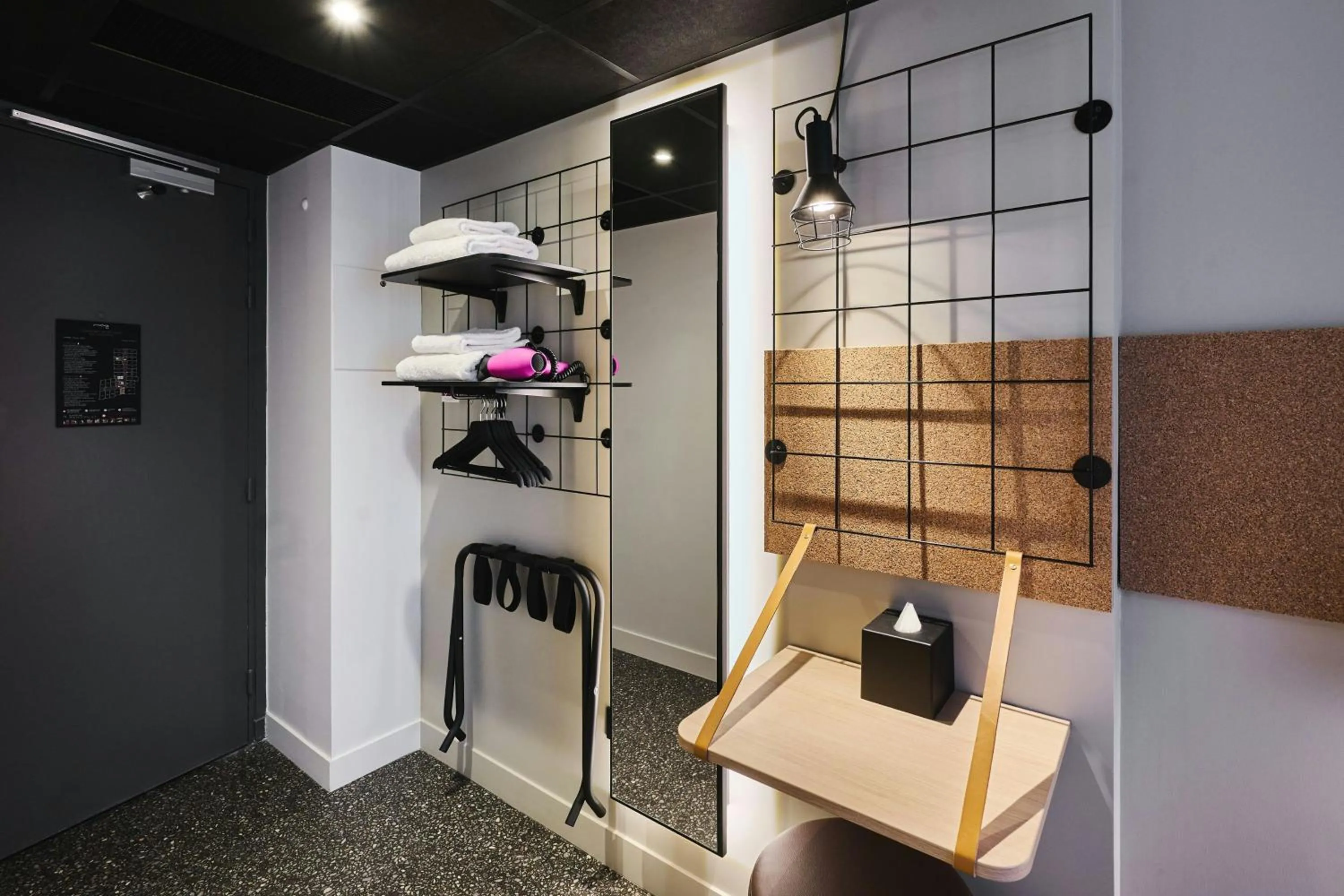 Photo of the whole room in Moxy Annecy