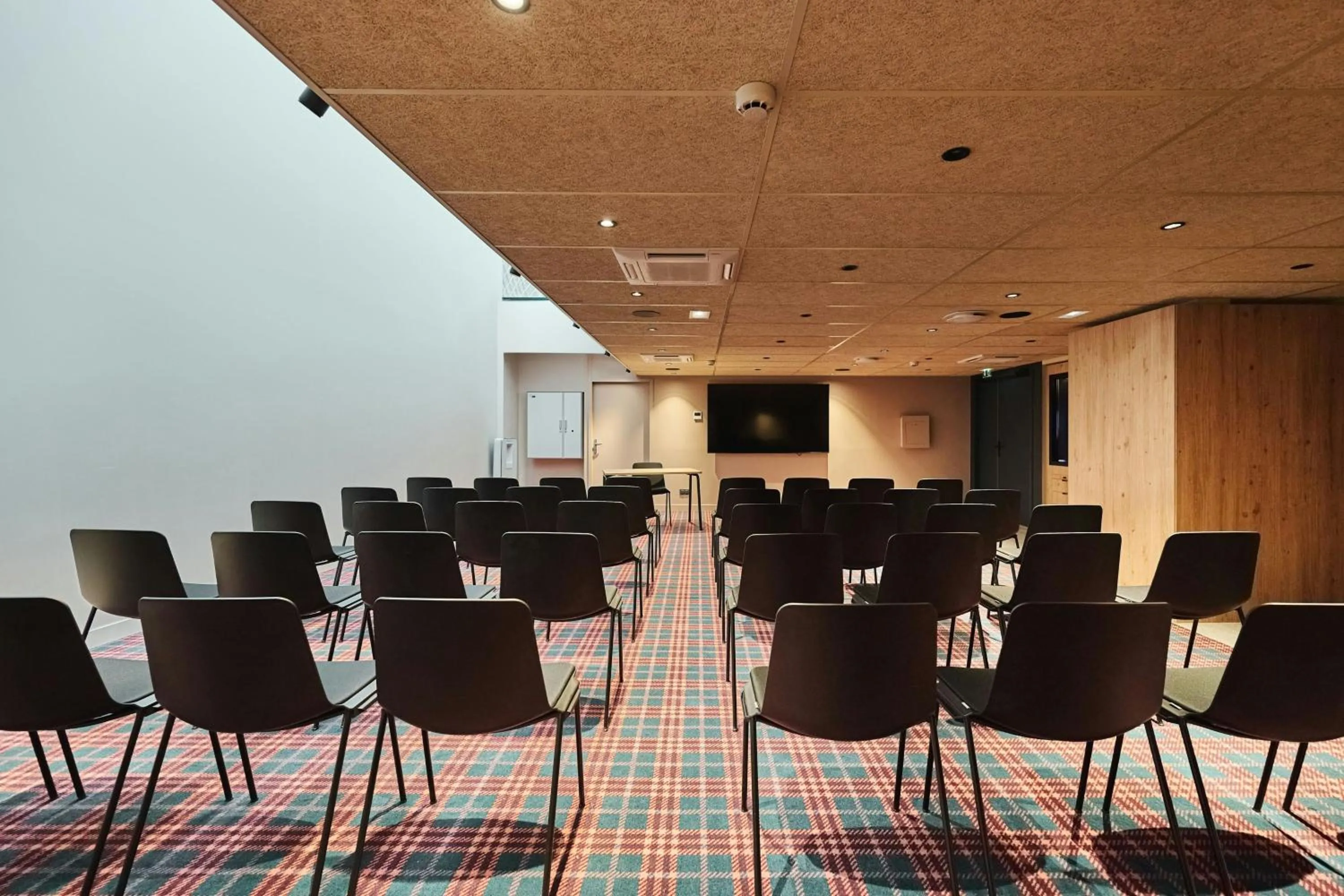 Meeting/conference room in Moxy Annecy