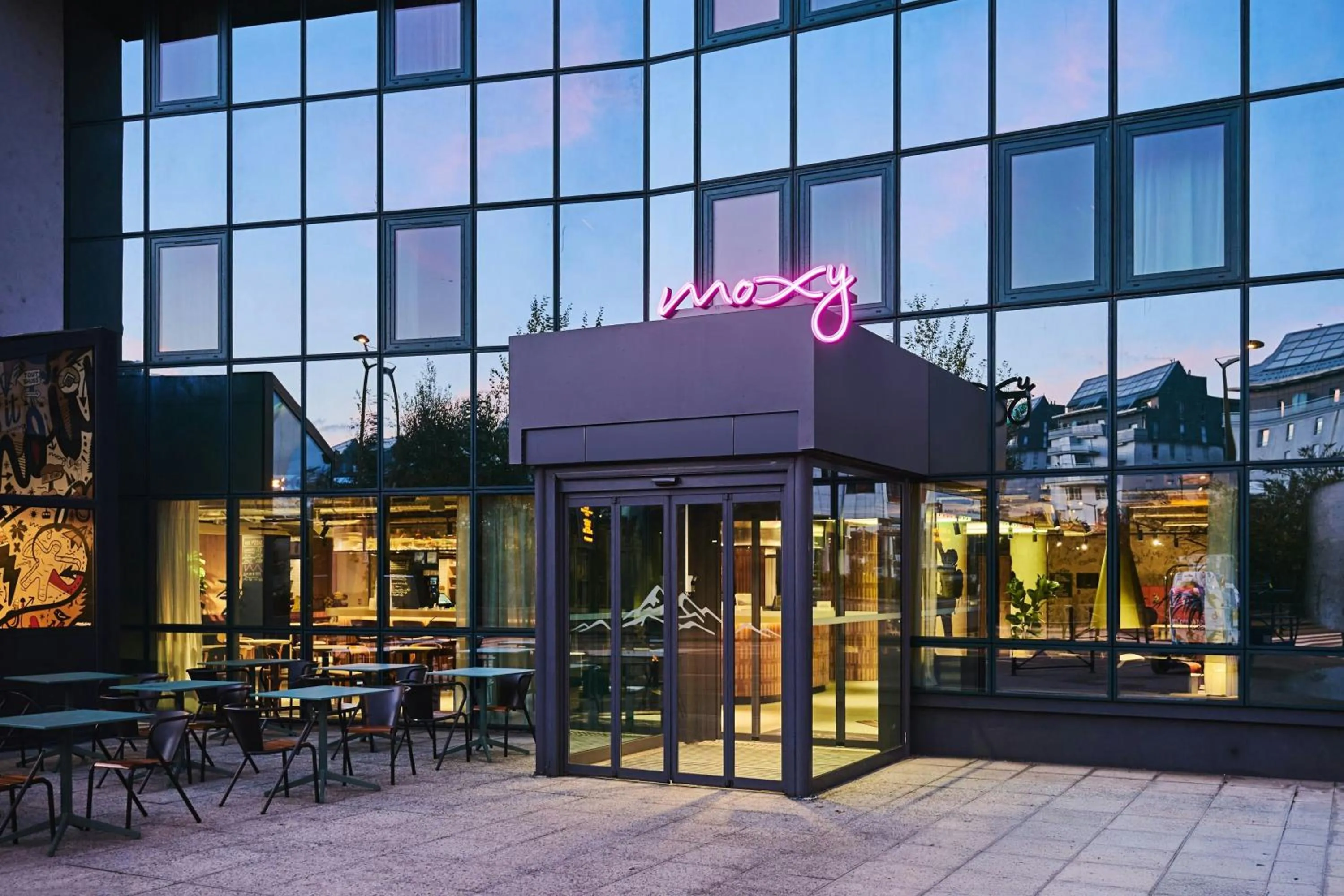 Property building in Moxy Annecy