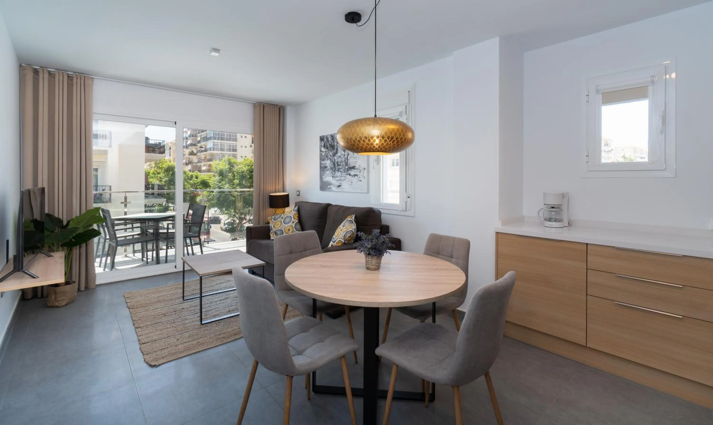 Dining area in Sur Suites La Dorada, centricos soleados a pocos metros de la Playa y con Parking Opcional