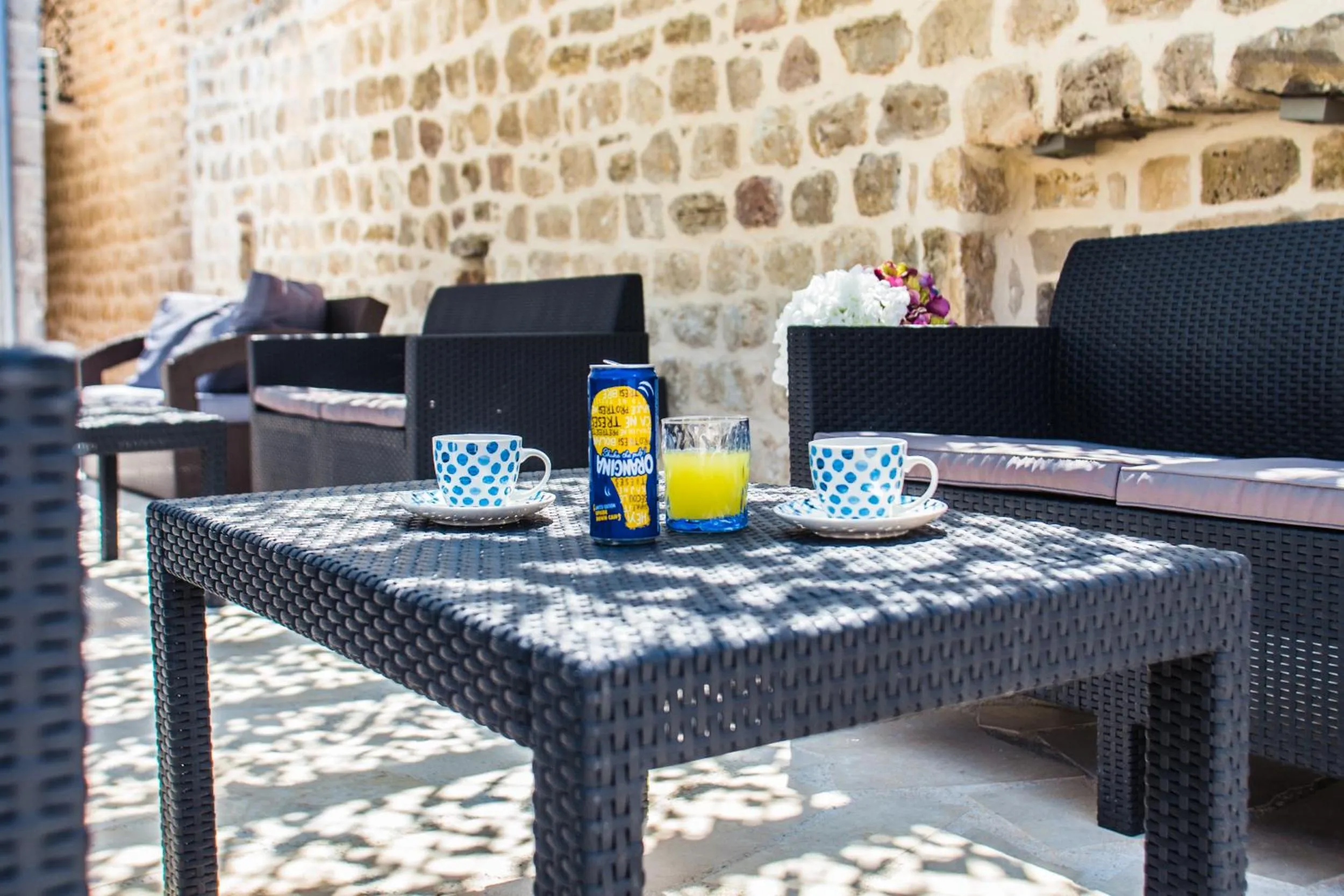Patio in Hotel Sara