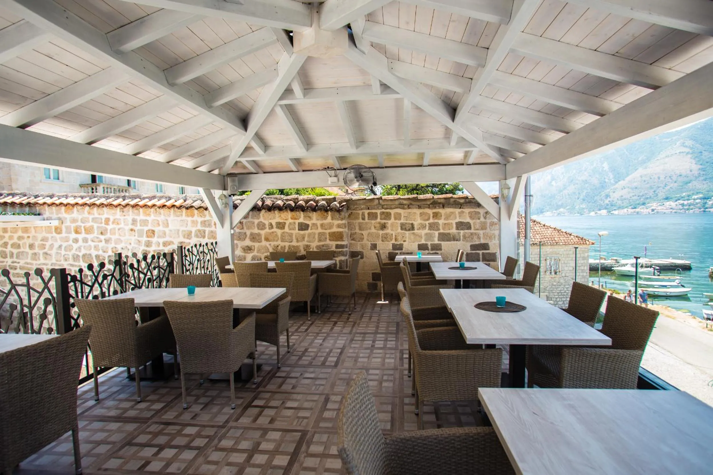 Patio in Hotel Sara