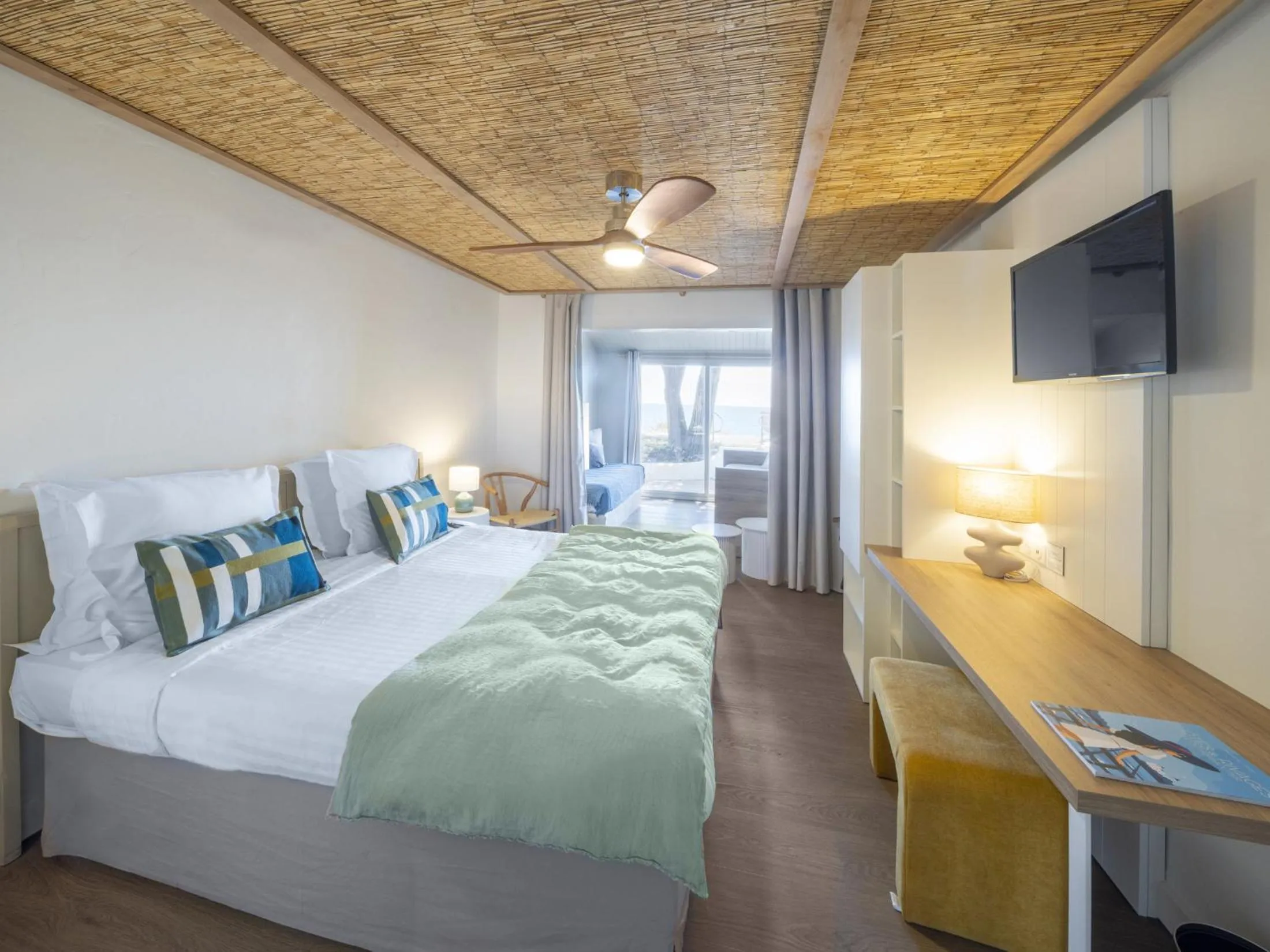 Bedroom, Bed in Hotel Punta Lara Noirmoutier