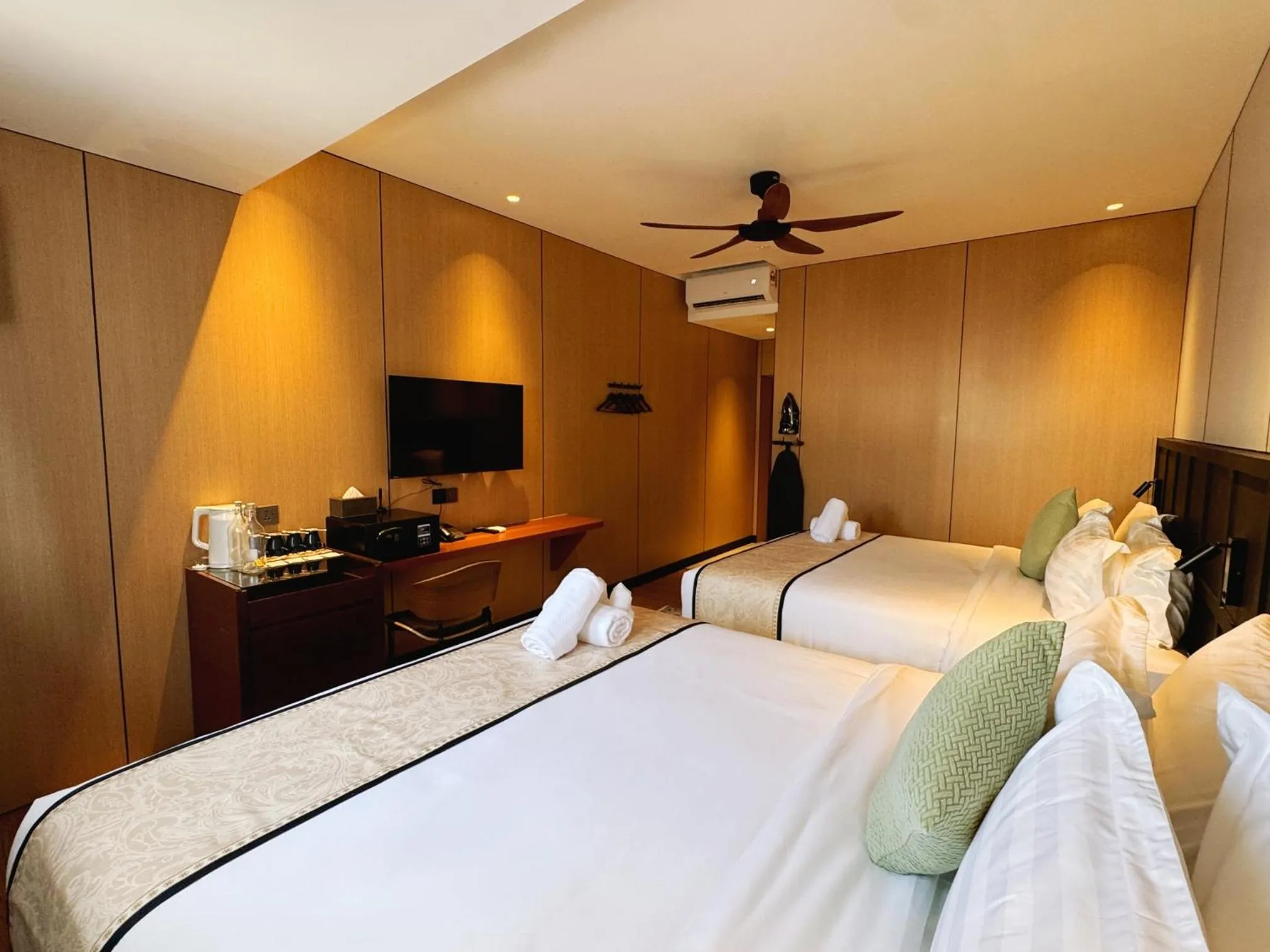 Bed in Carnarvon Suites