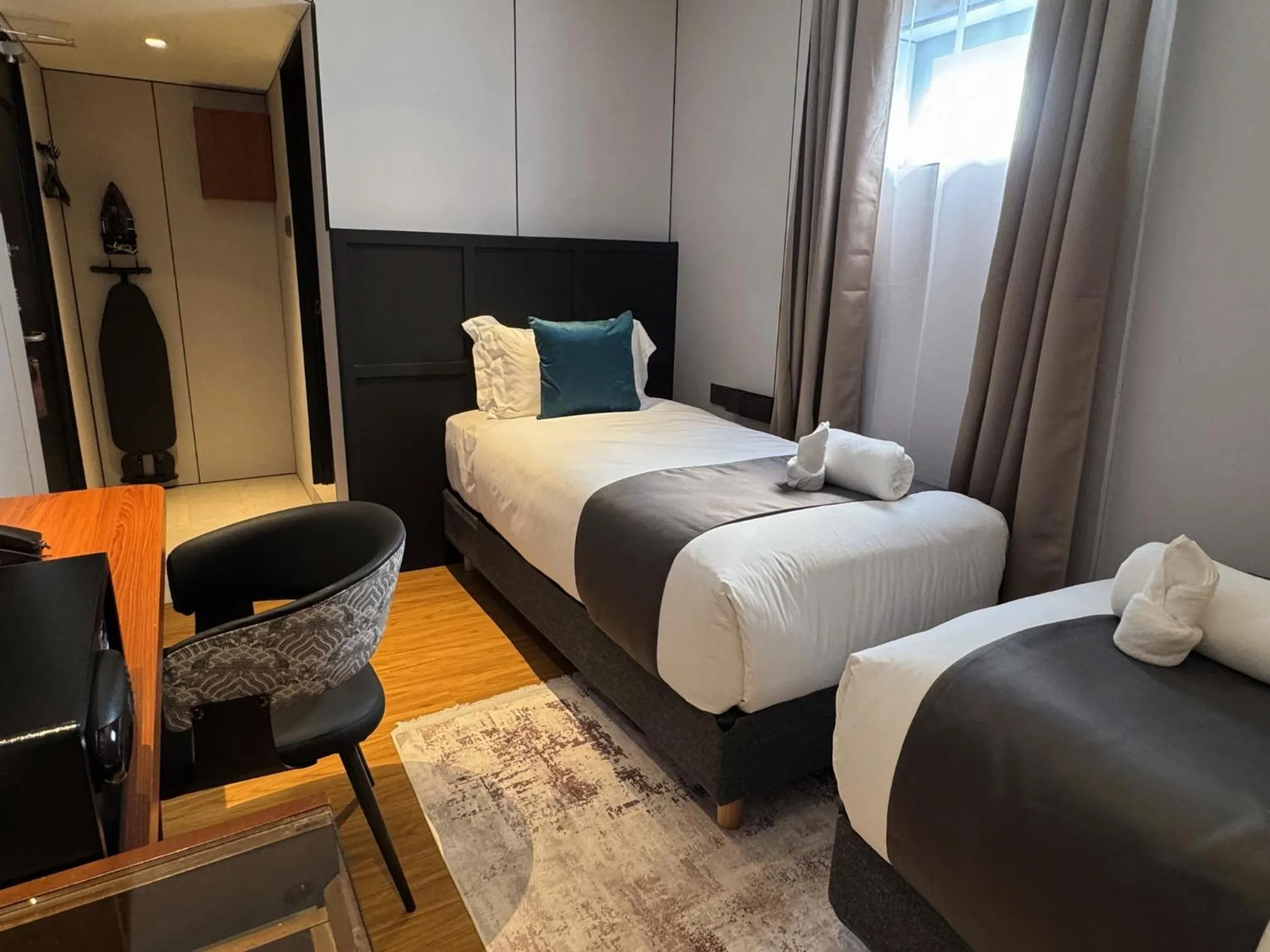 Bed in Carnarvon Suites