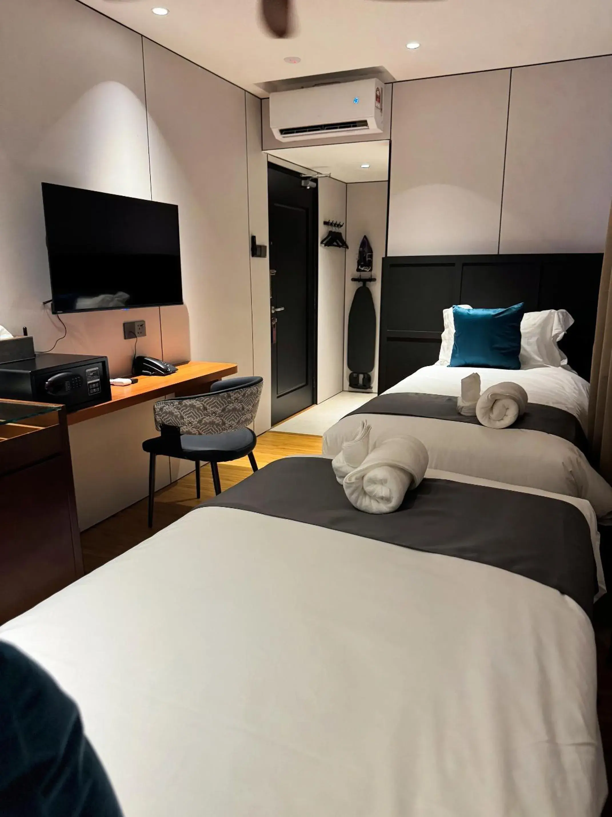 Bed in Carnarvon Suites Bed in Carnarvon Suites