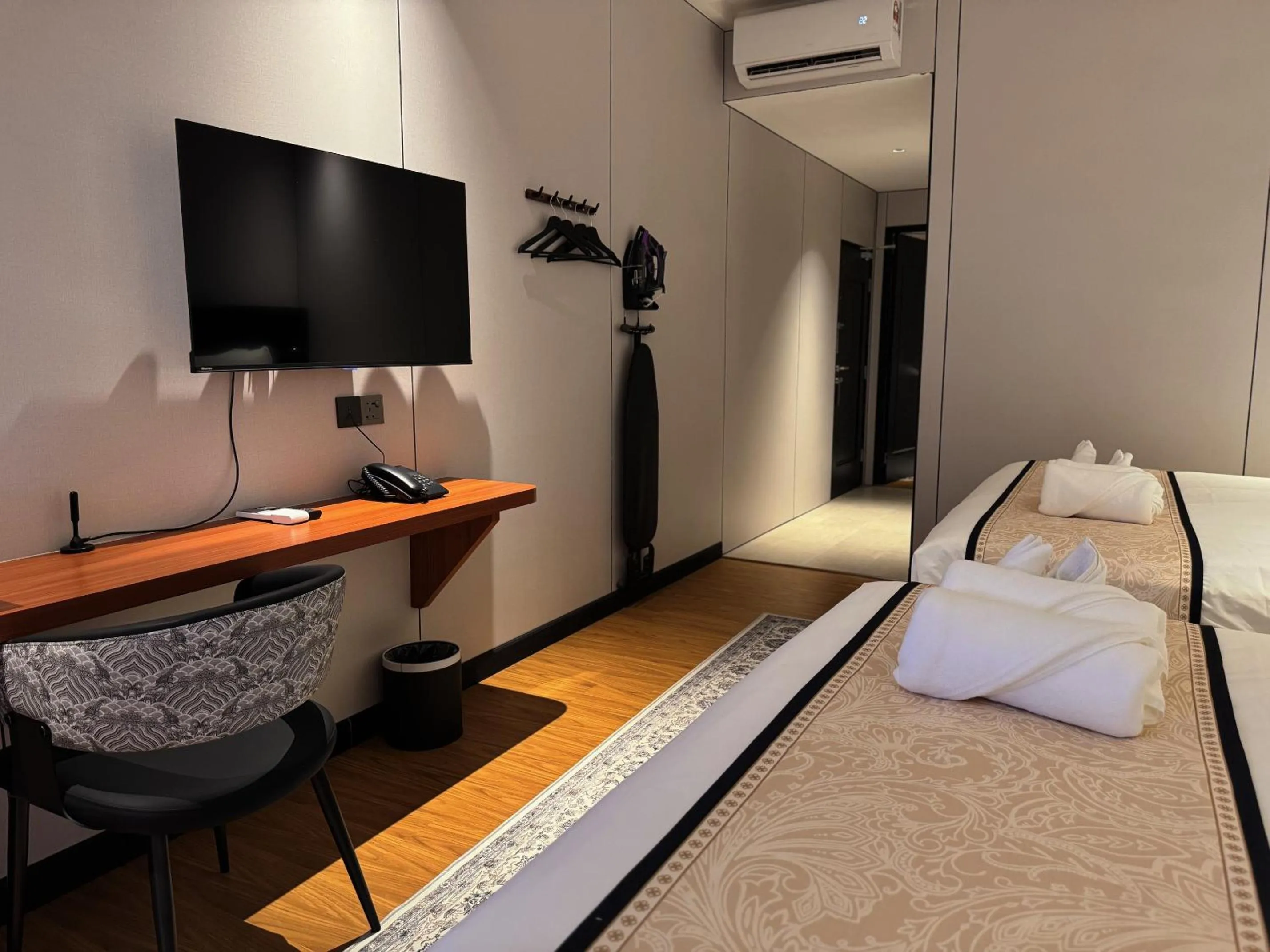 Bed in Carnarvon Suites