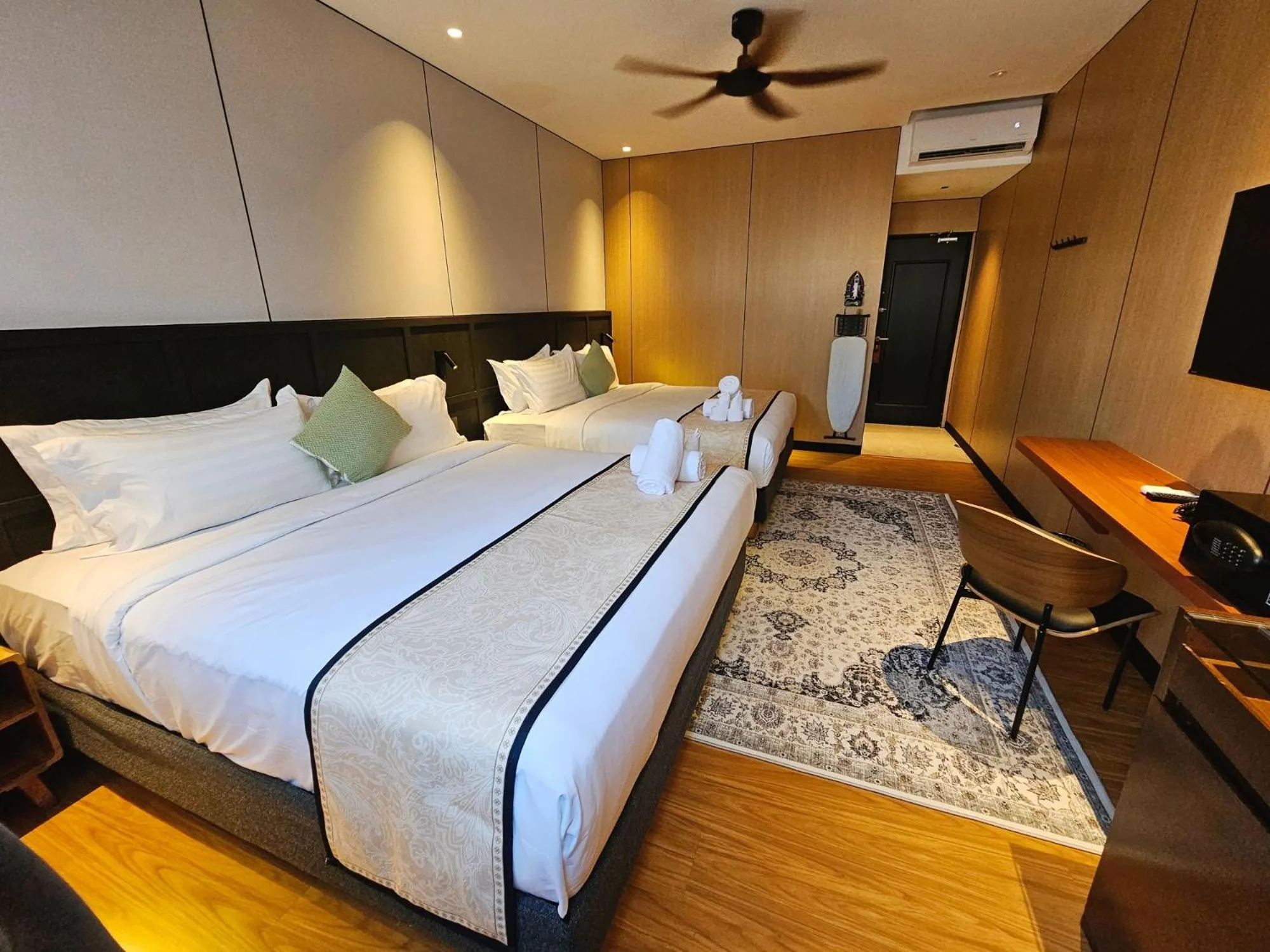 Bed in Carnarvon Suites