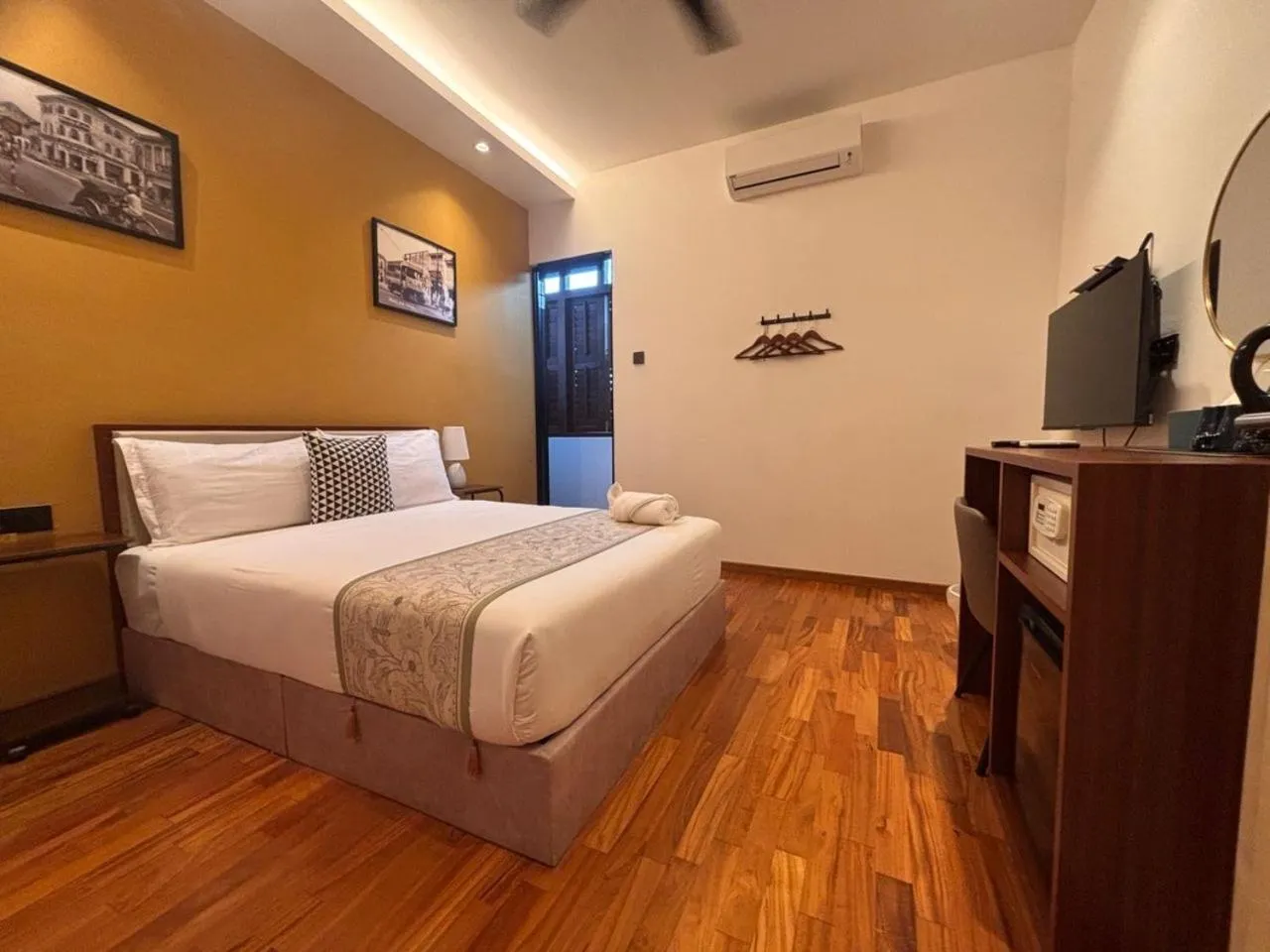 Bed in Carnarvon Suites