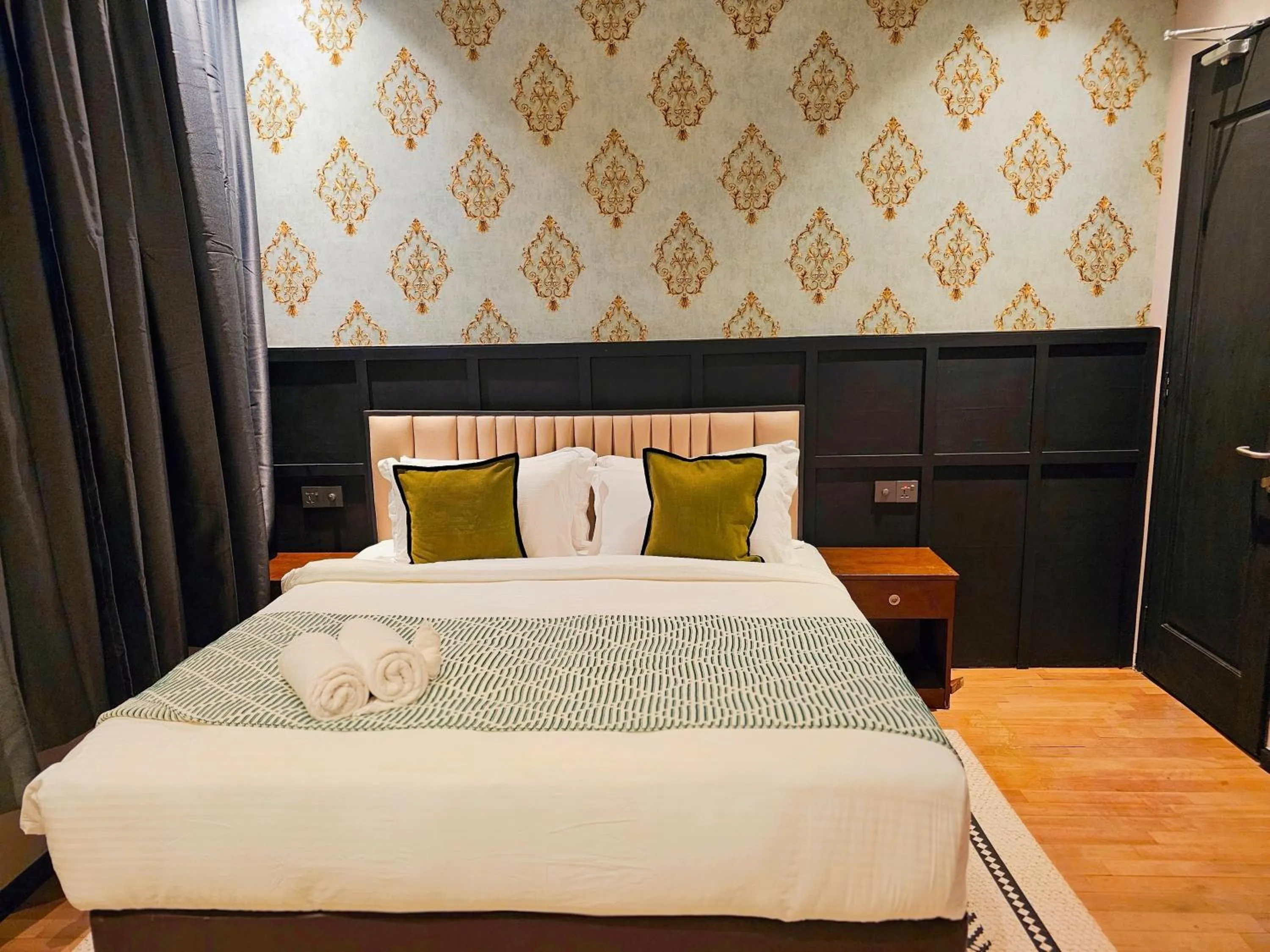 Bed in Carnarvon Suites