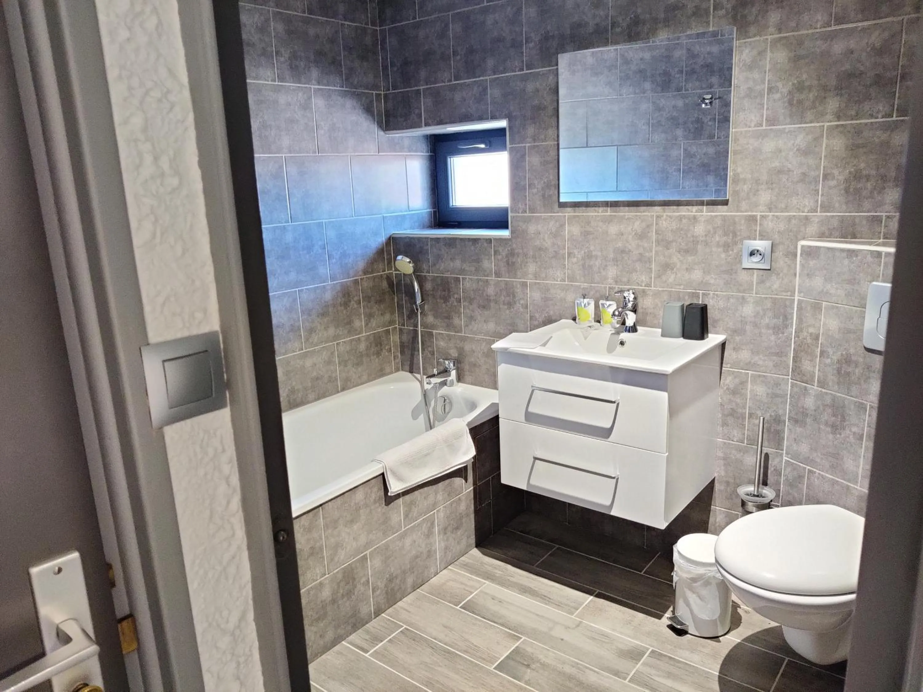 Bathroom in LES VOYAGEURS