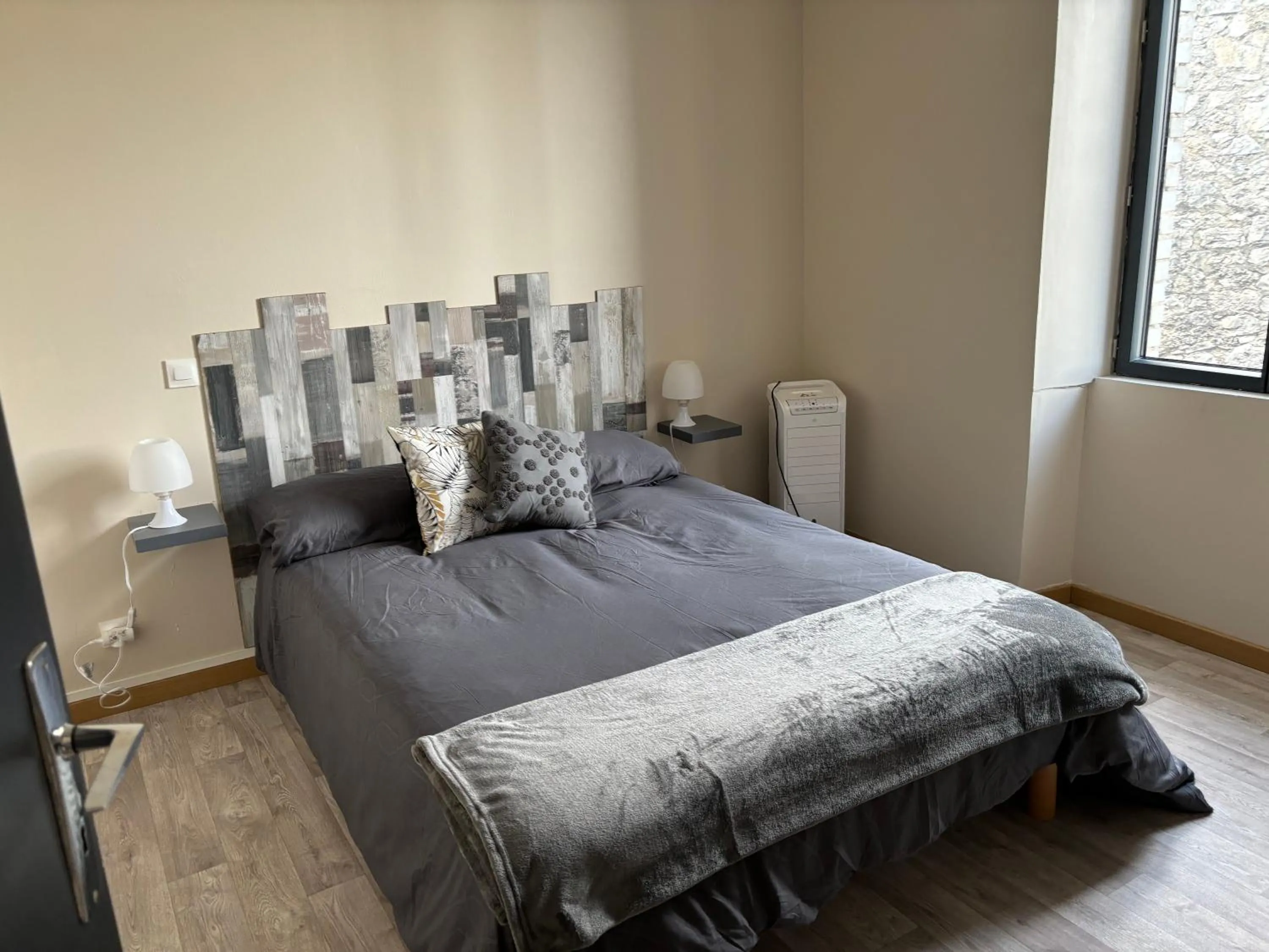 Bedroom, Bed in LES VOYAGEURS