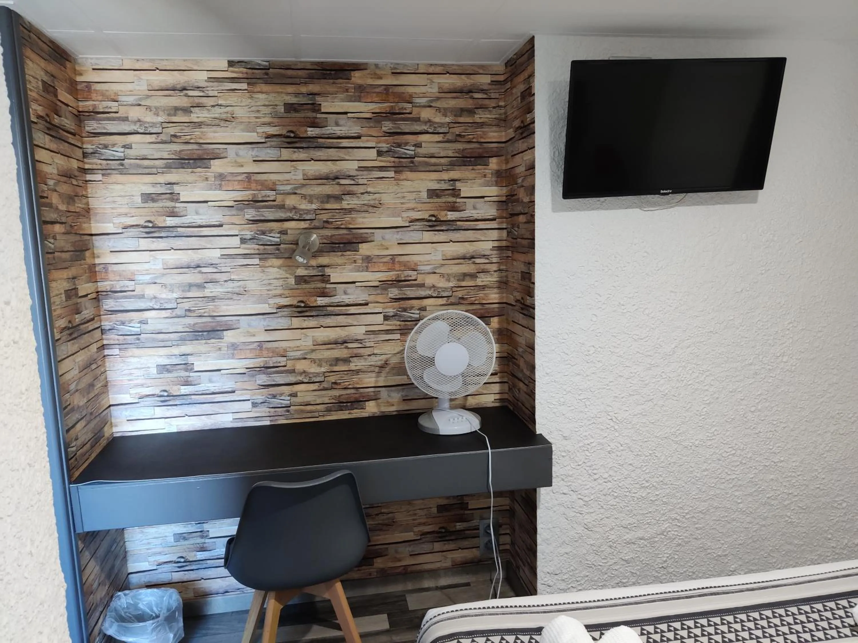 Photo of the whole room in LES VOYAGEURS