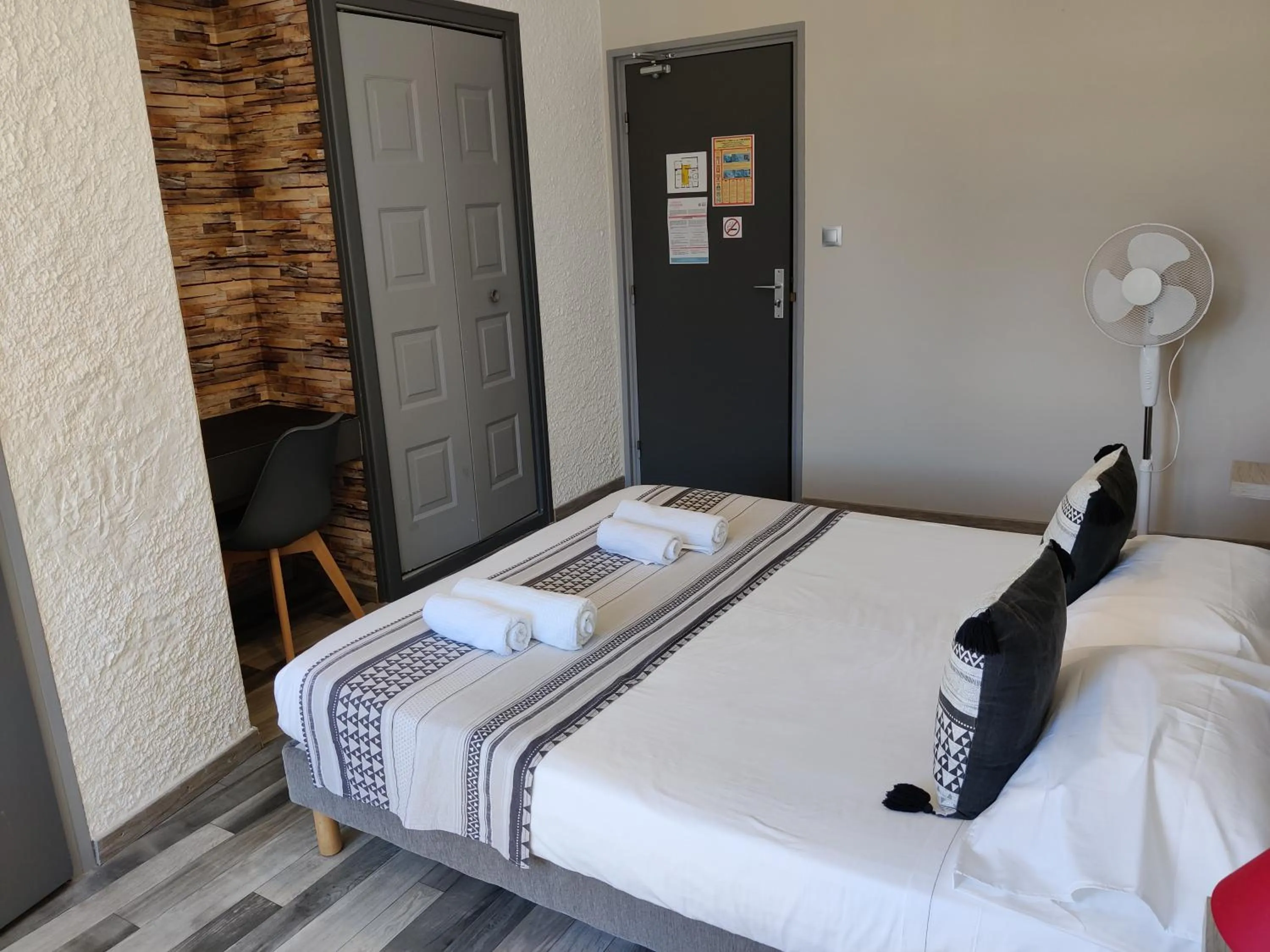 Bed in LES VOYAGEURS