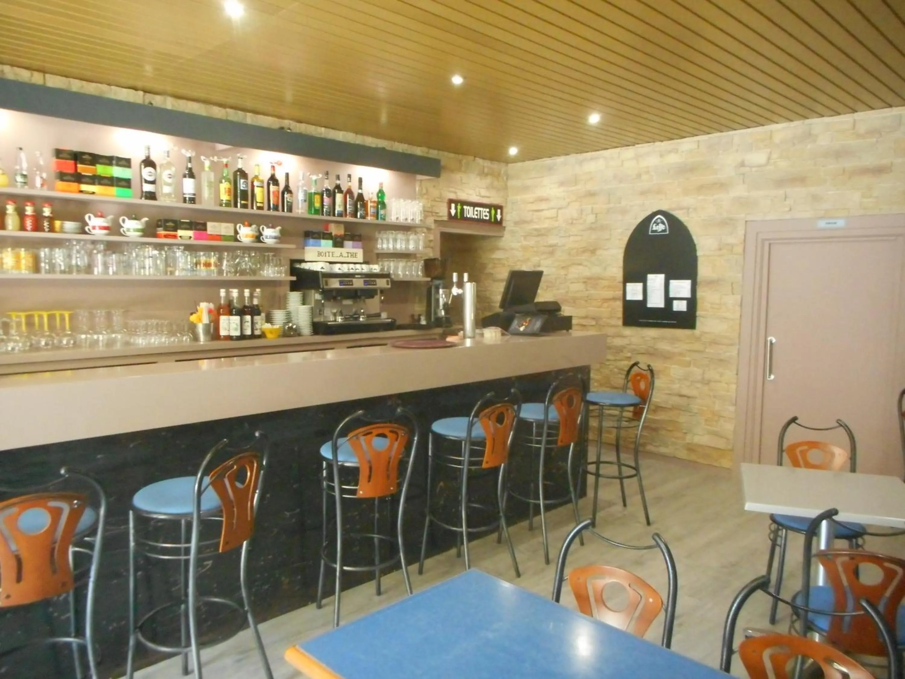 Lounge or bar in LES VOYAGEURS