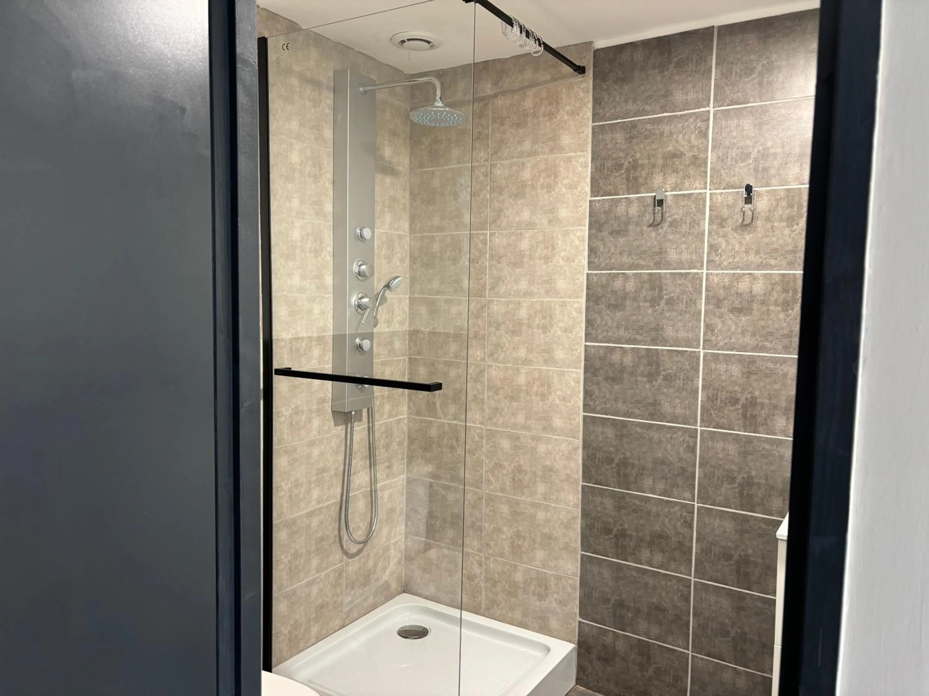 Bathroom in LES VOYAGEURS