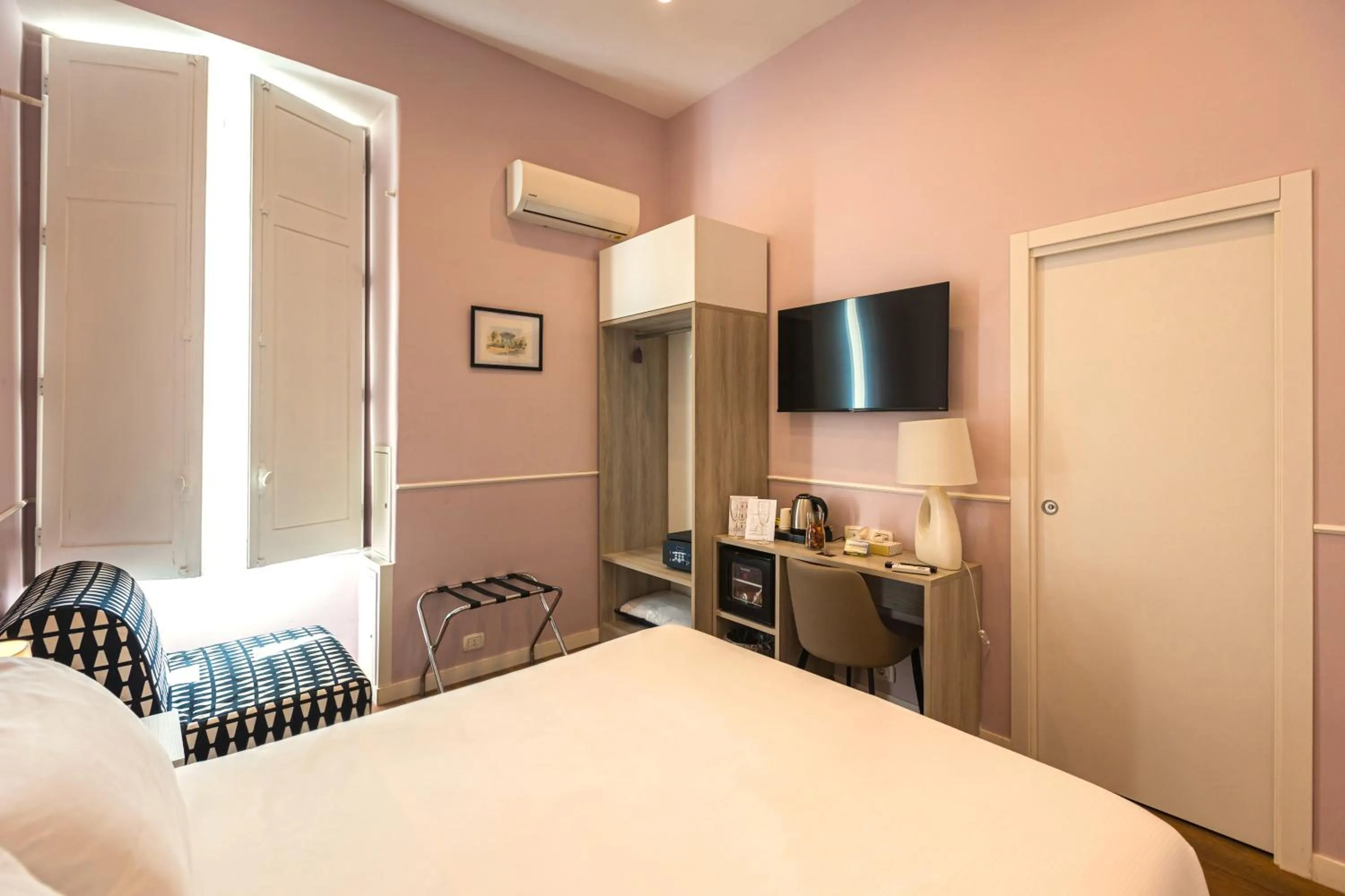 Photo of the whole room, Bed in Relais del Principe