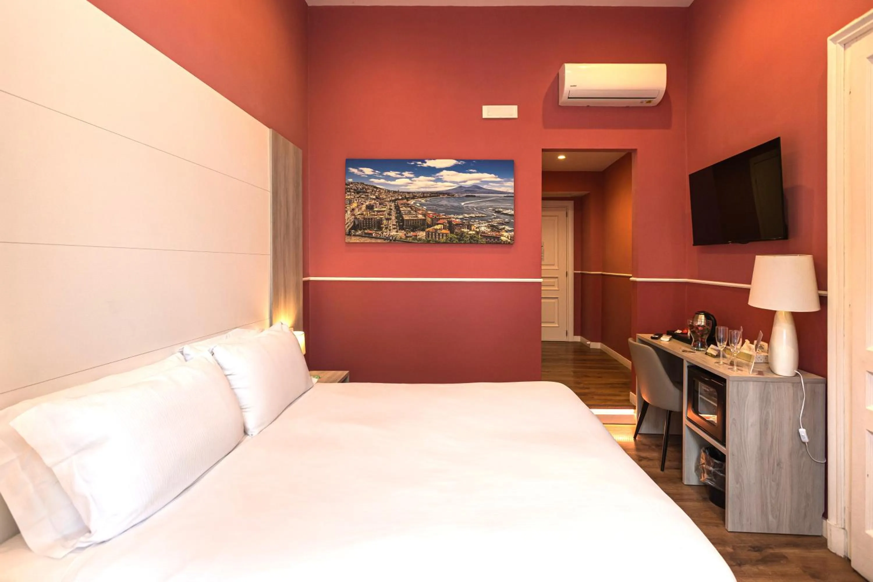 Photo of the whole room, Bed in Relais del Principe