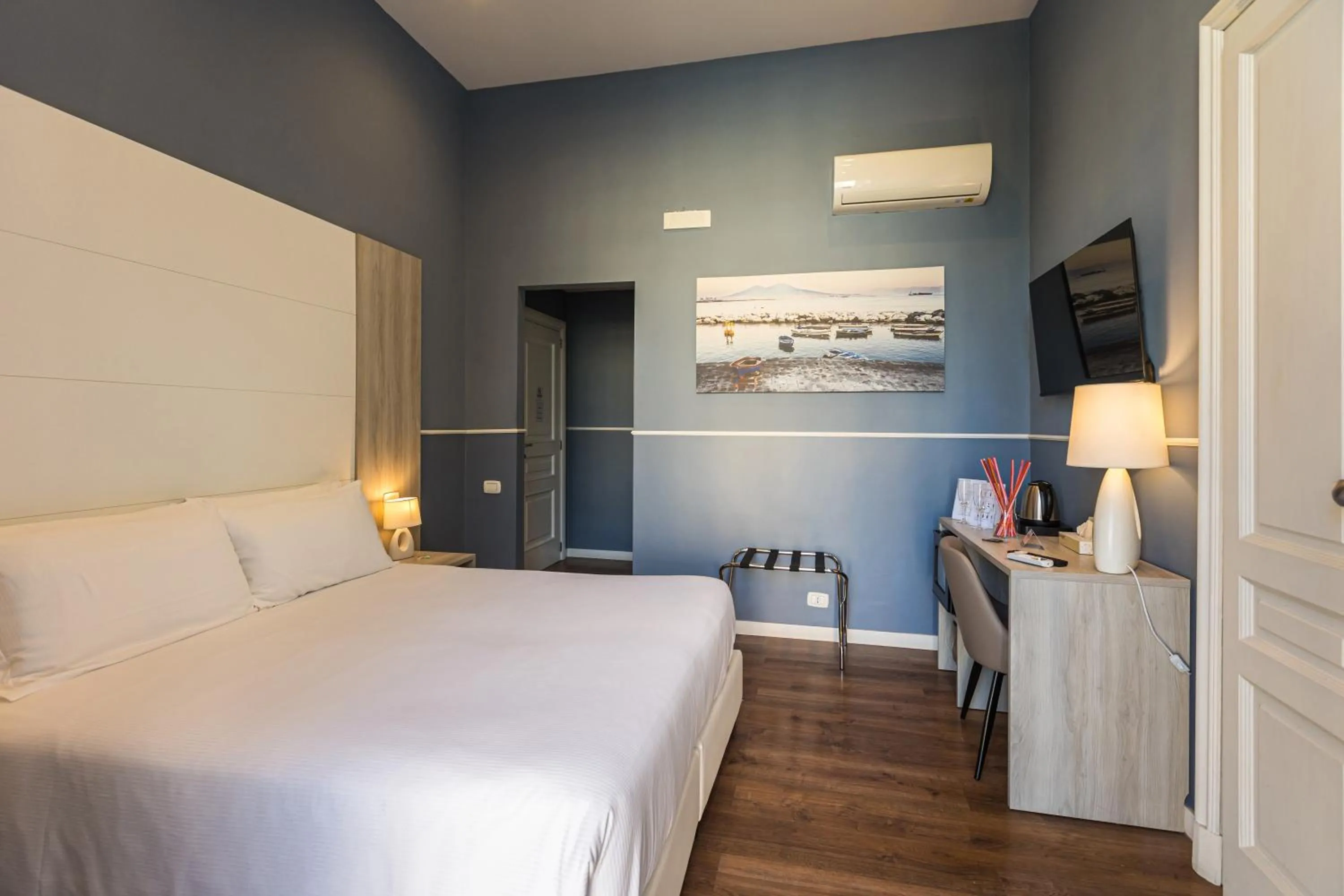 Photo of the whole room, Bed in Relais del Principe