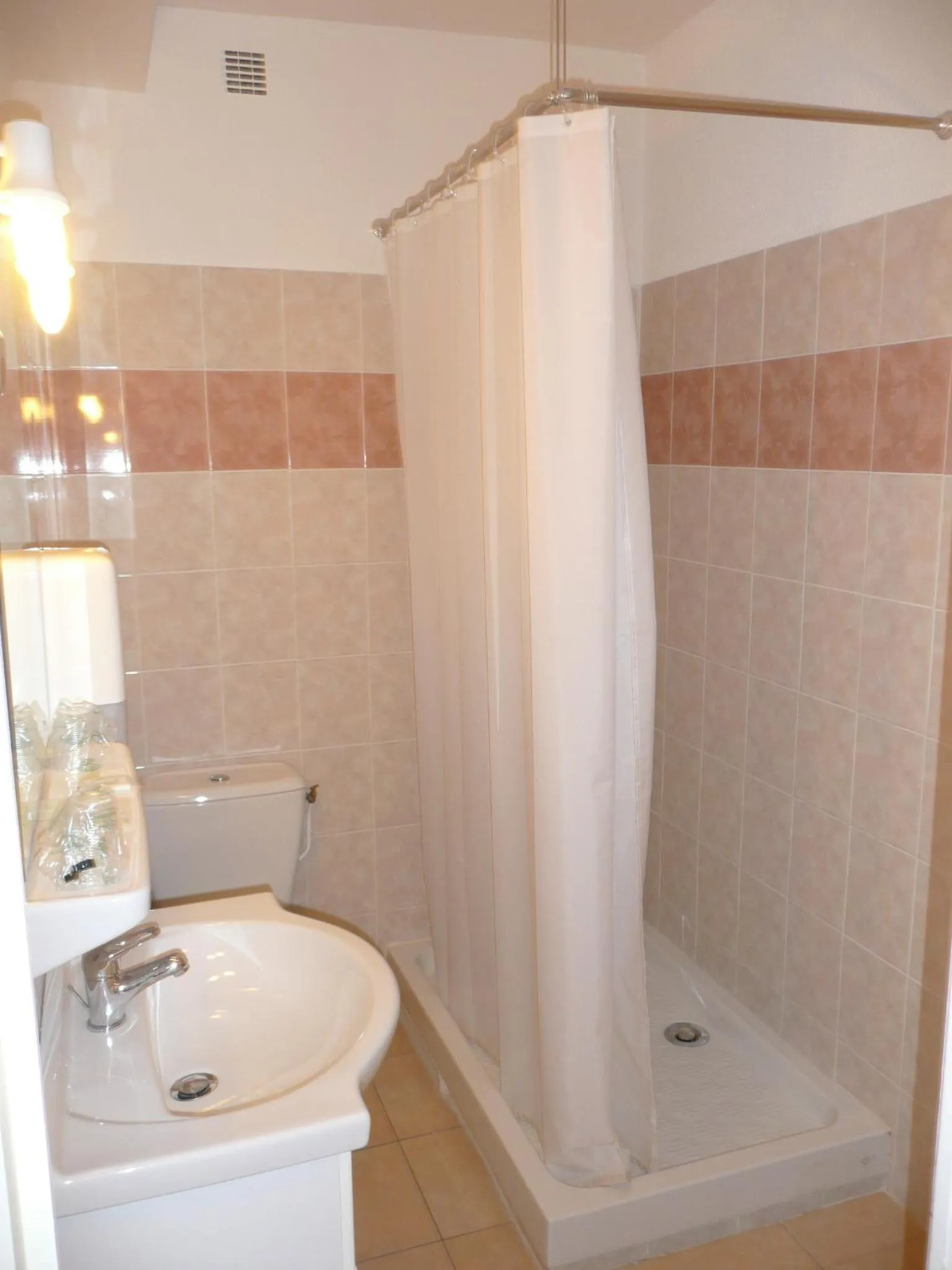 Bathroom in Hôtel Le Belvedere