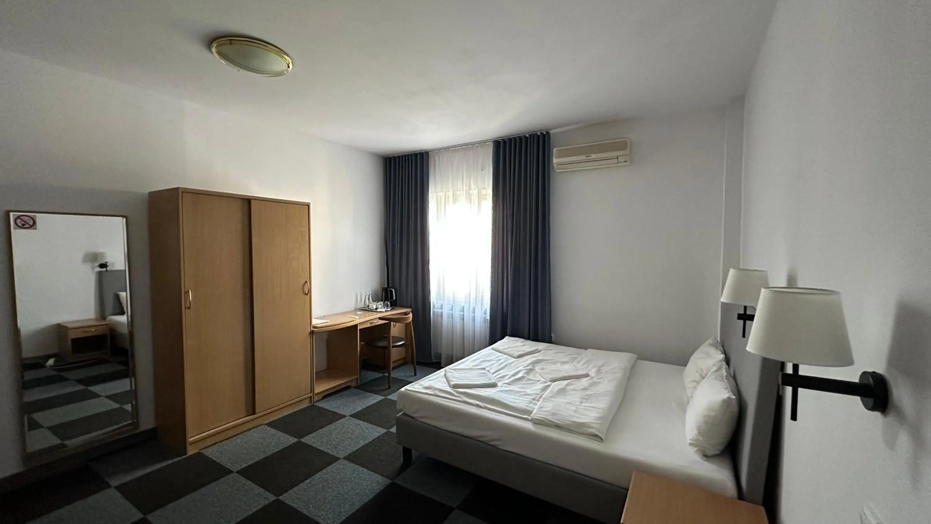 Bed in Lezzet PG B&B &TurkishRestaurant