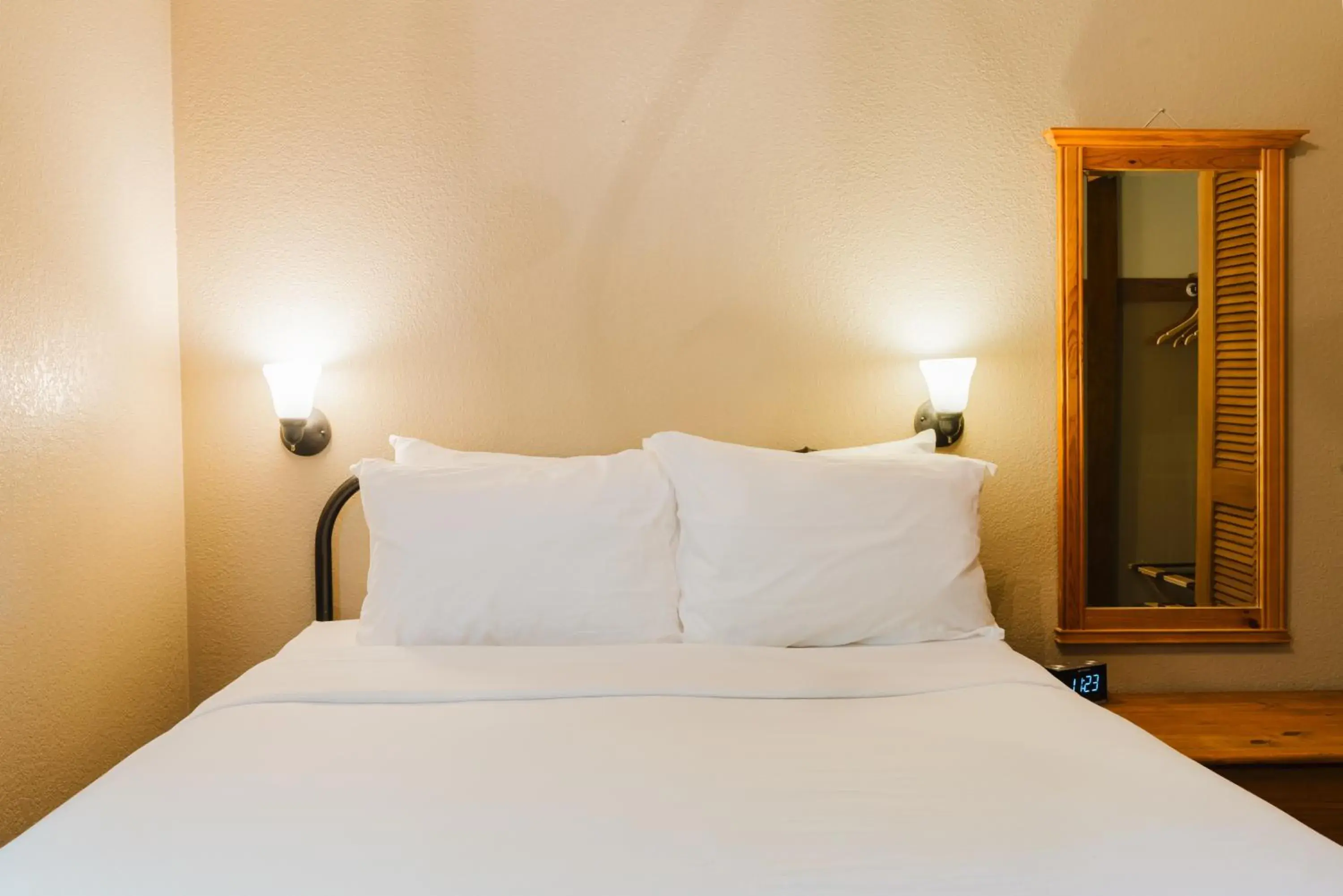 Queen Suite in LOGE Alta Crystal Queen Suite in LOGE Alta Crystal