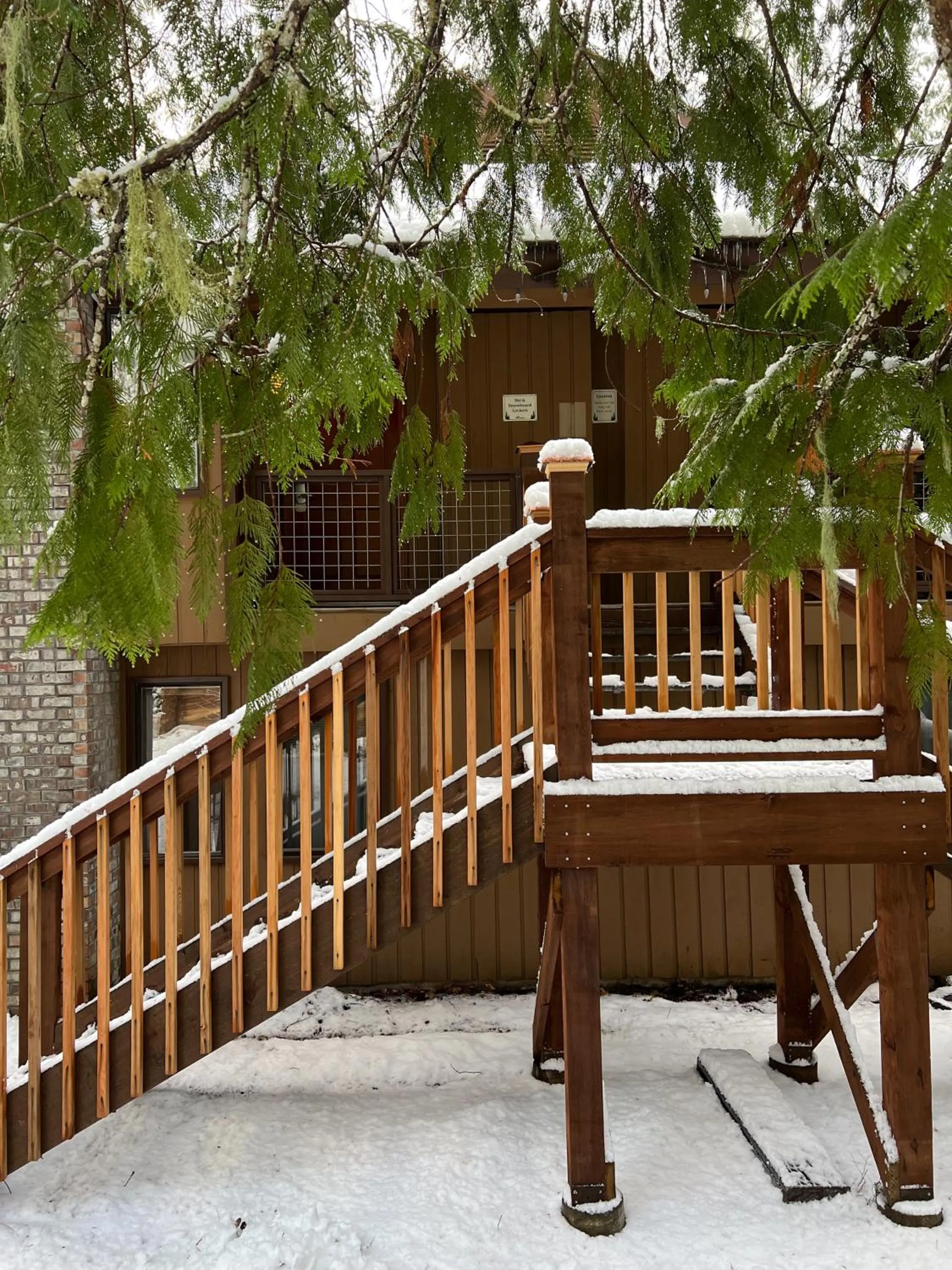 Property building in LOGE Alta Crystal