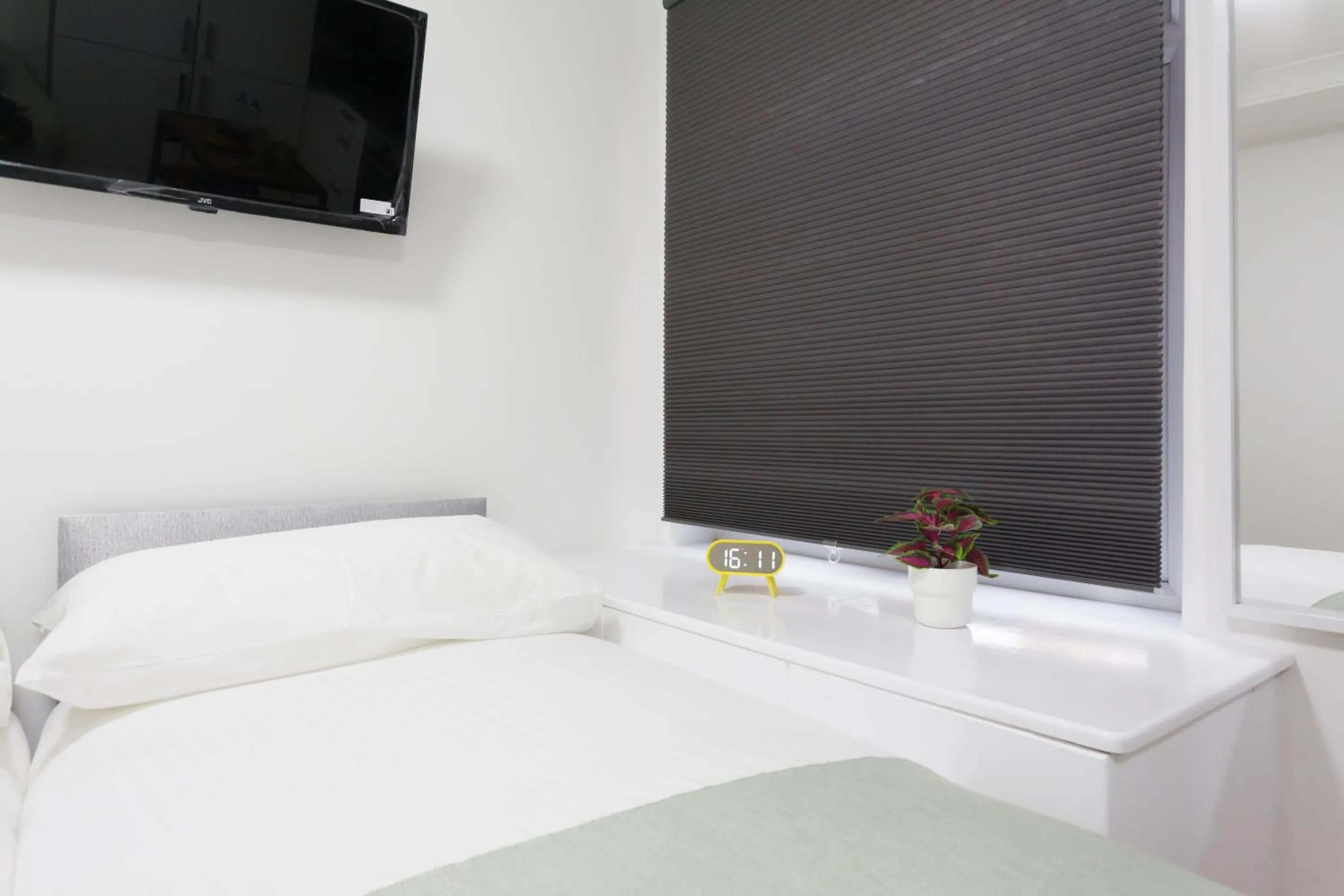 Bedroom, Bed in London Eurostar Budget Rooms
