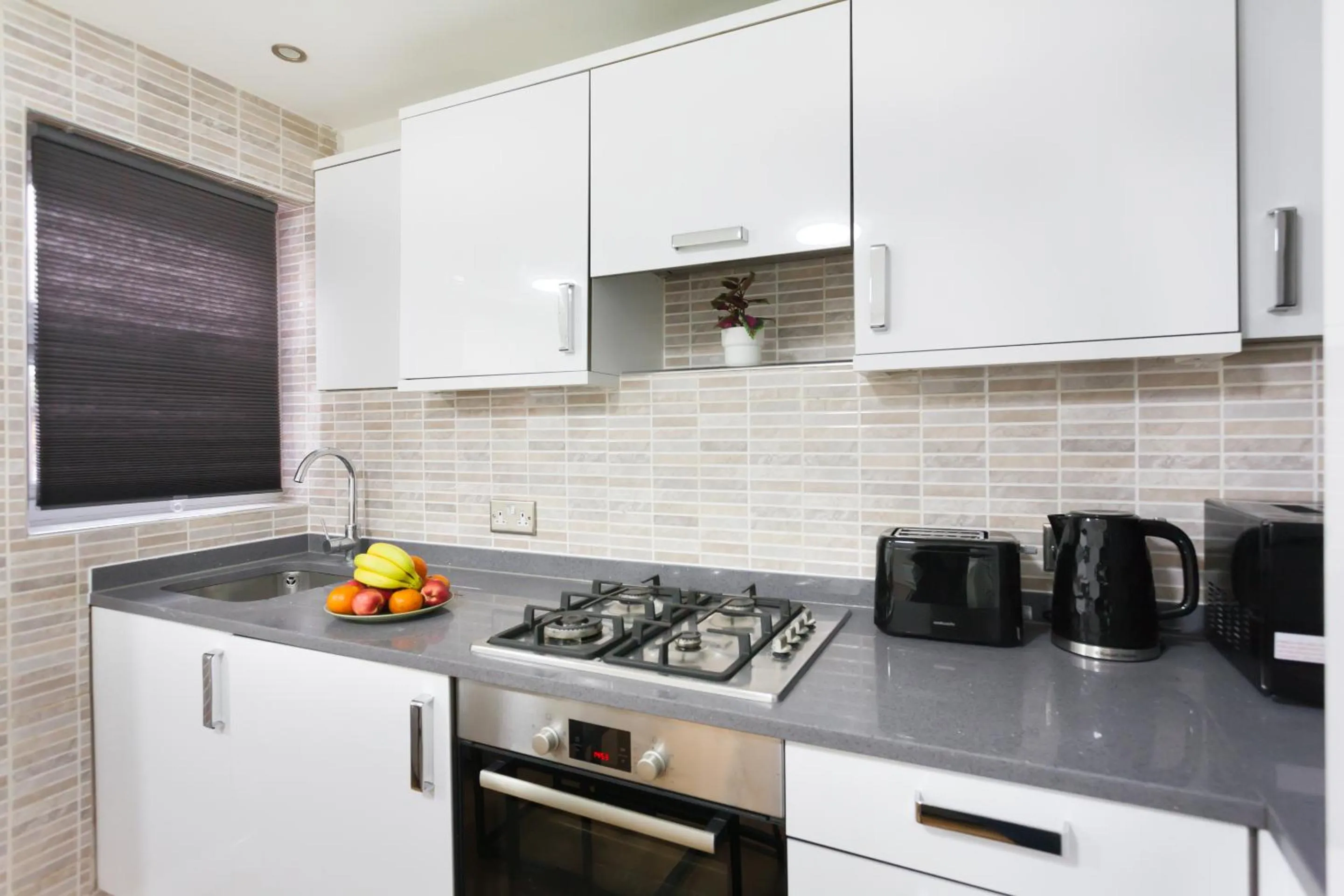 Kitchen or kitchenette in London Eurostar Budget Rooms