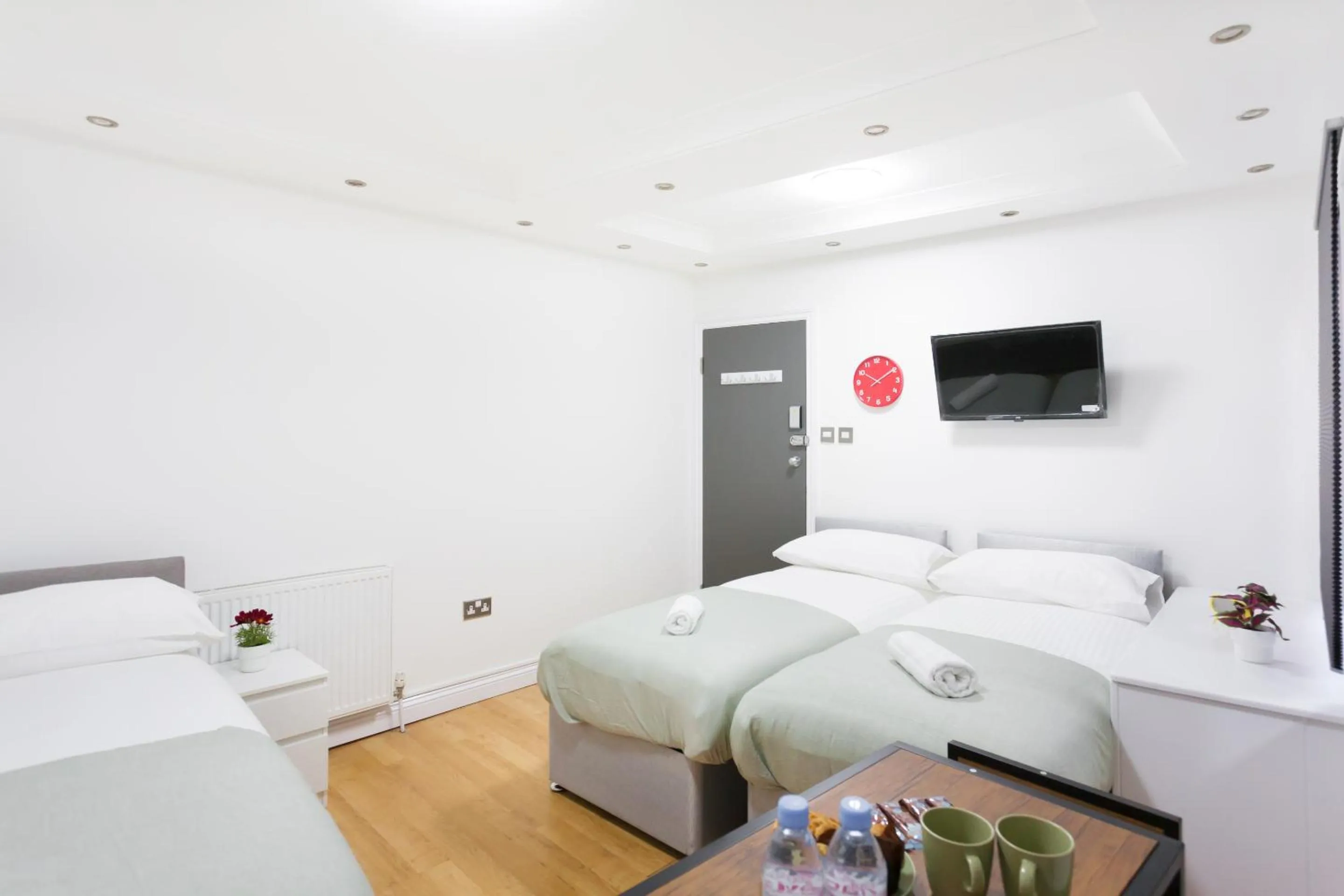 Bedroom, Bed in London Eurostar Budget Rooms