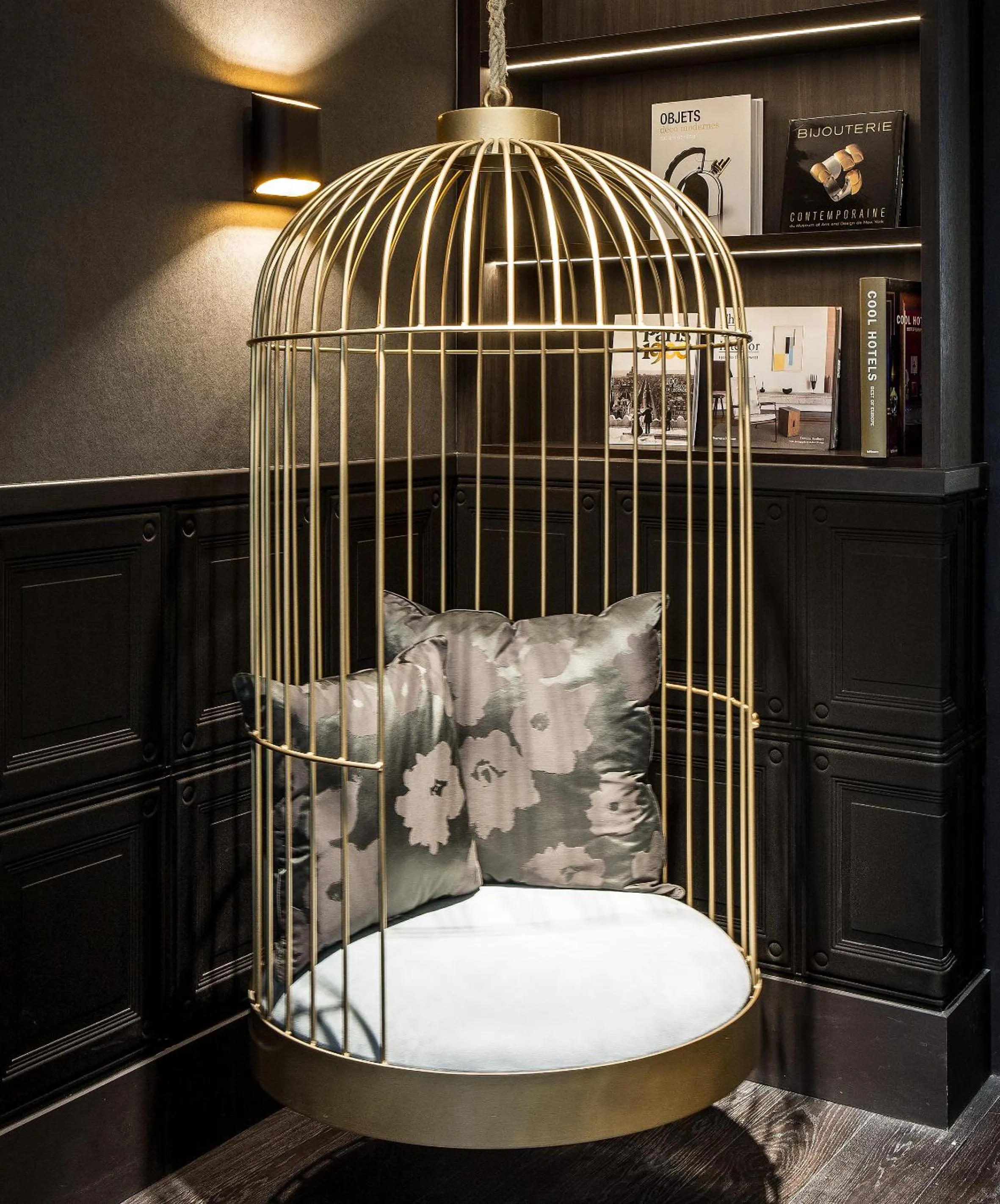 Decorative detail in Le Parisis - Paris Tour Eiffel