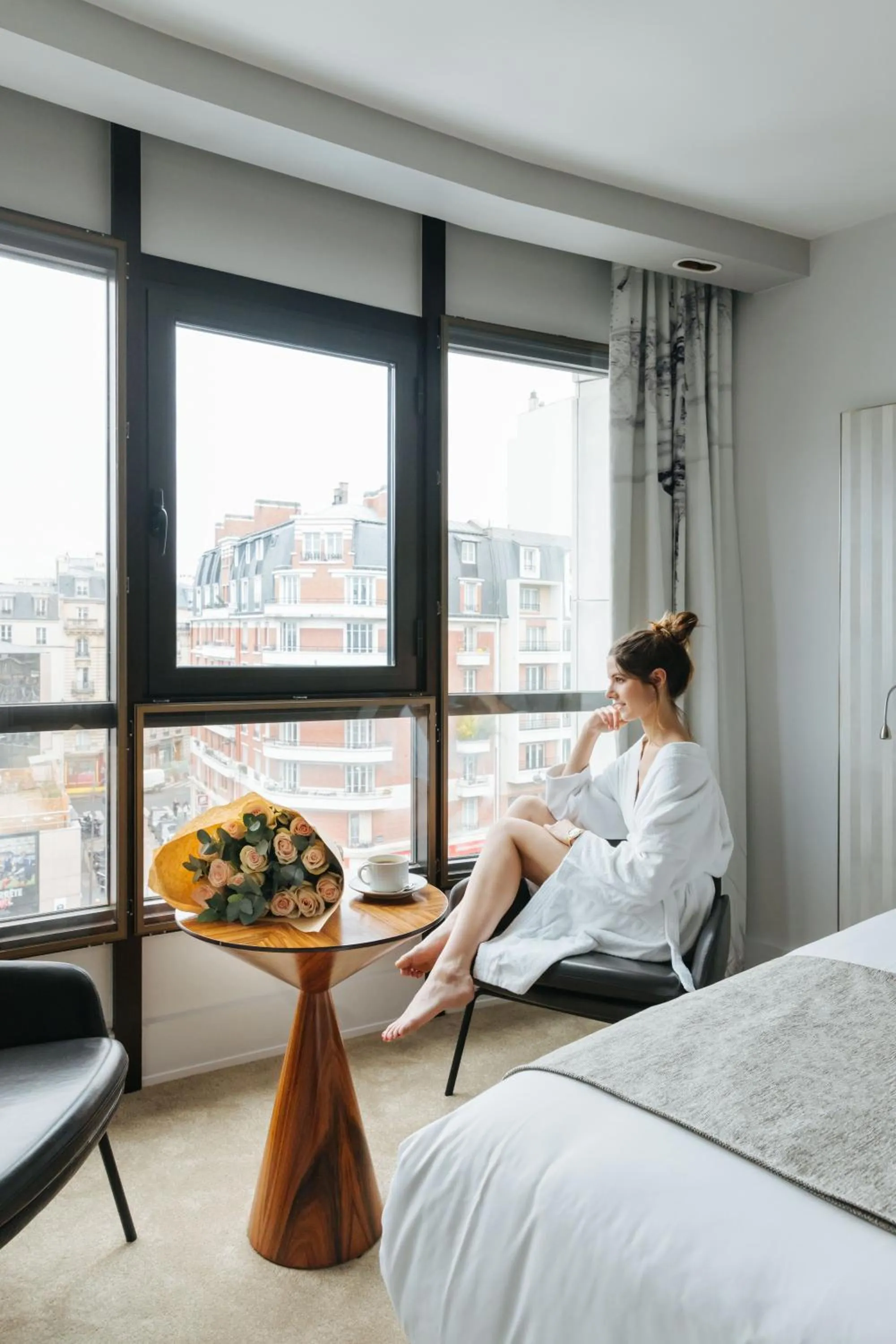 Bedroom, Bed in Le Parisis - Paris Tour Eiffel