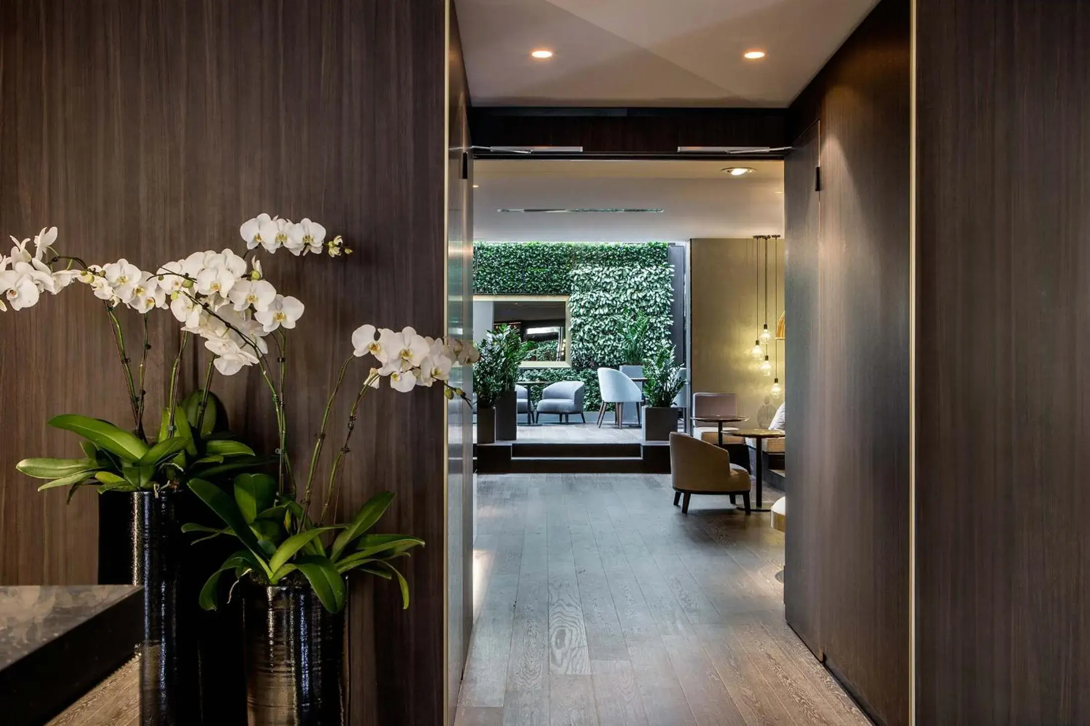 Lobby or reception in Le Parisis - Paris Tour Eiffel Lobby or reception in Le Parisis - Paris Tour Eiffel