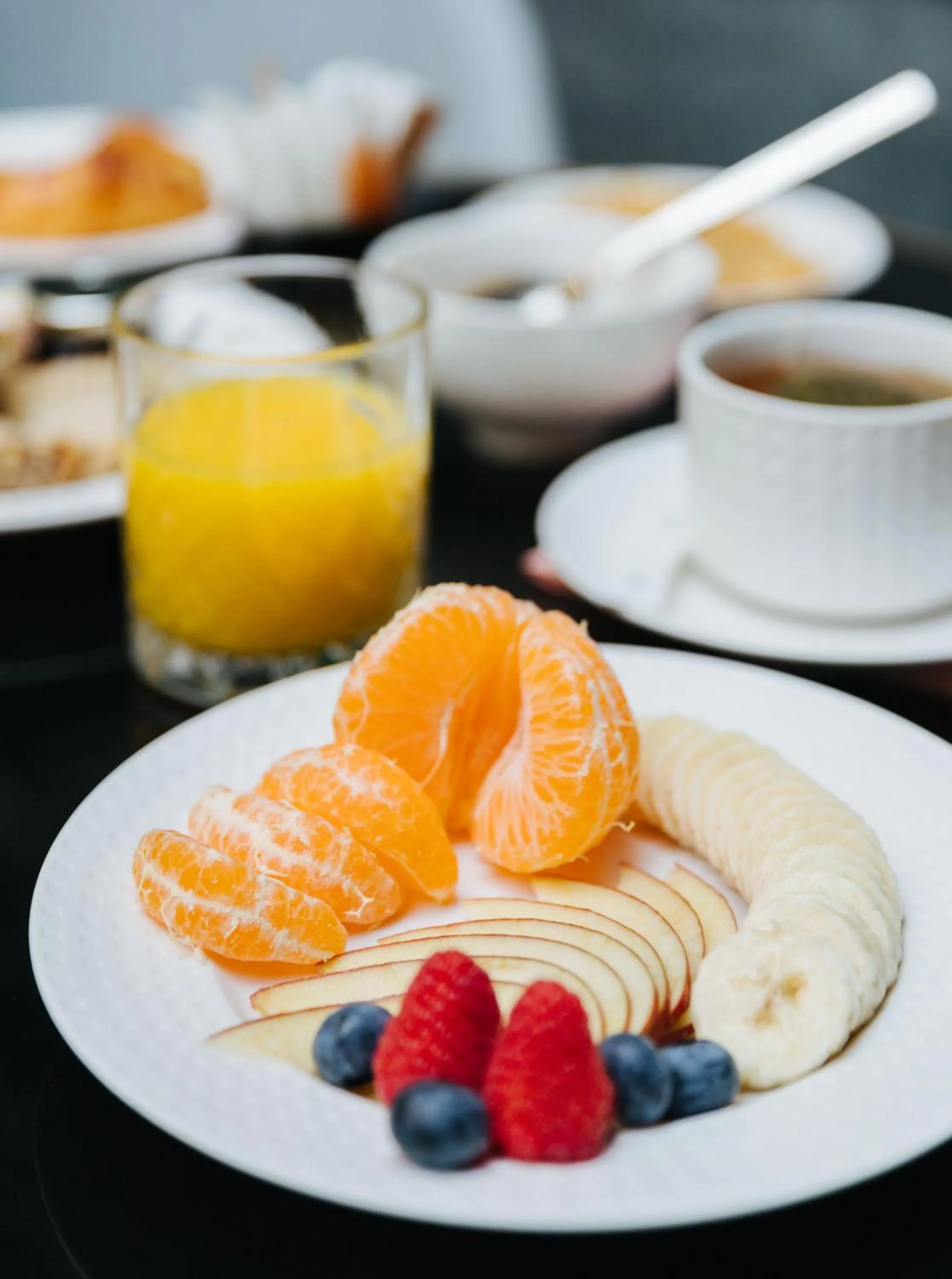 Breakfast in Le Parisis - Paris Tour Eiffel