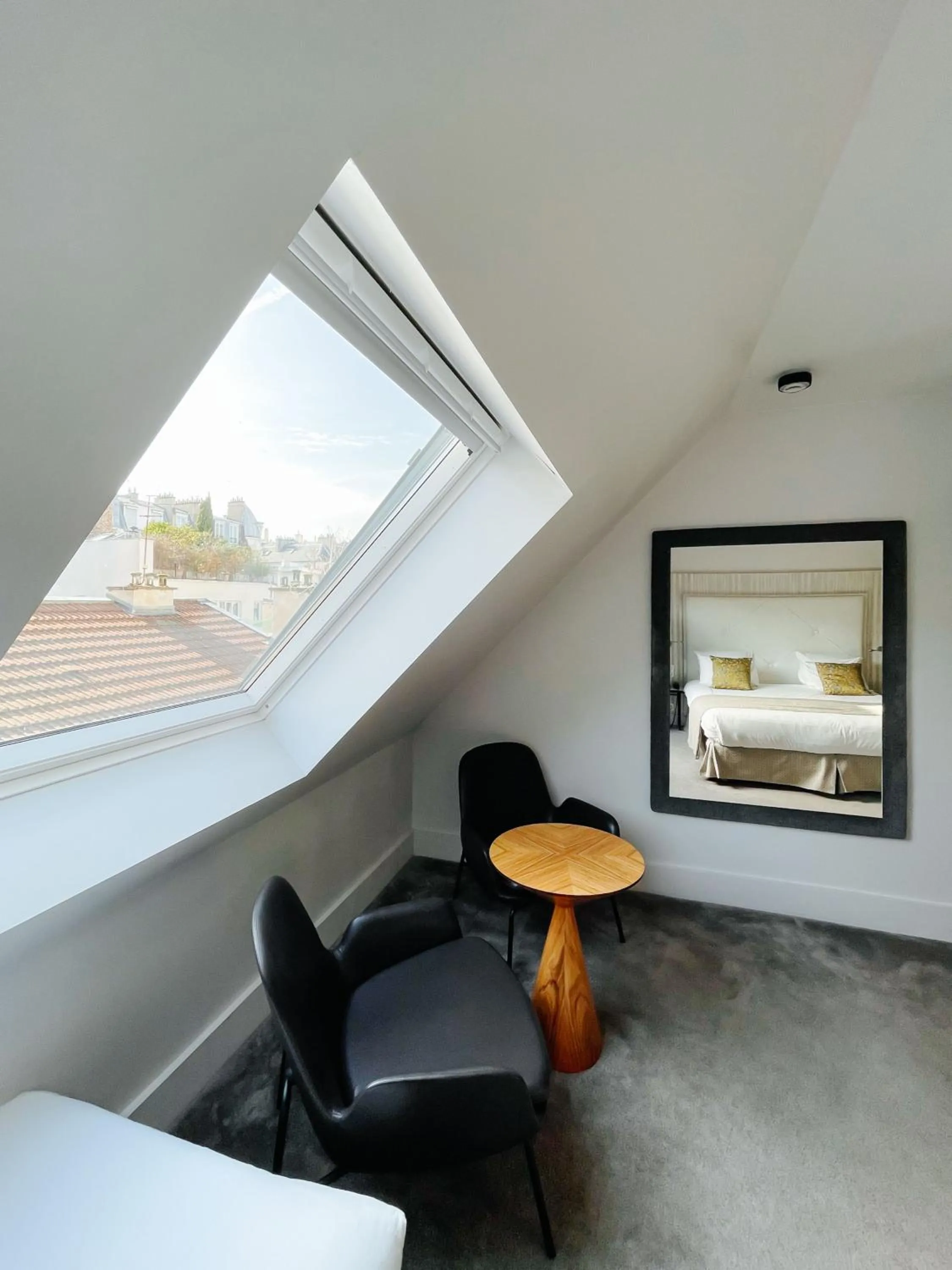 Bedroom, Bed in Le Parisis - Paris Tour Eiffel