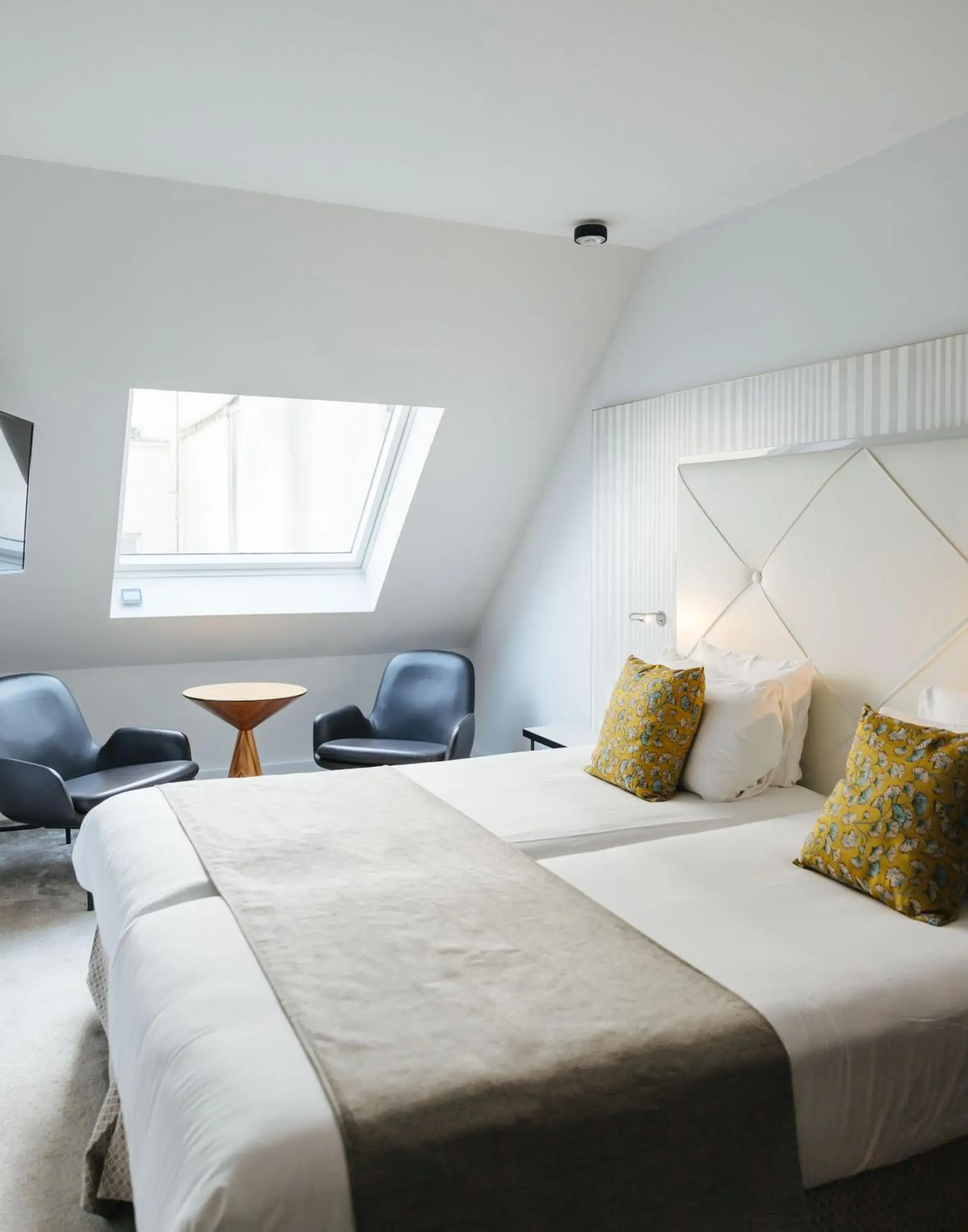 Bedroom, Bed in Le Parisis - Paris Tour Eiffel Bedroom, Bed in Le Parisis - Paris Tour Eiffel