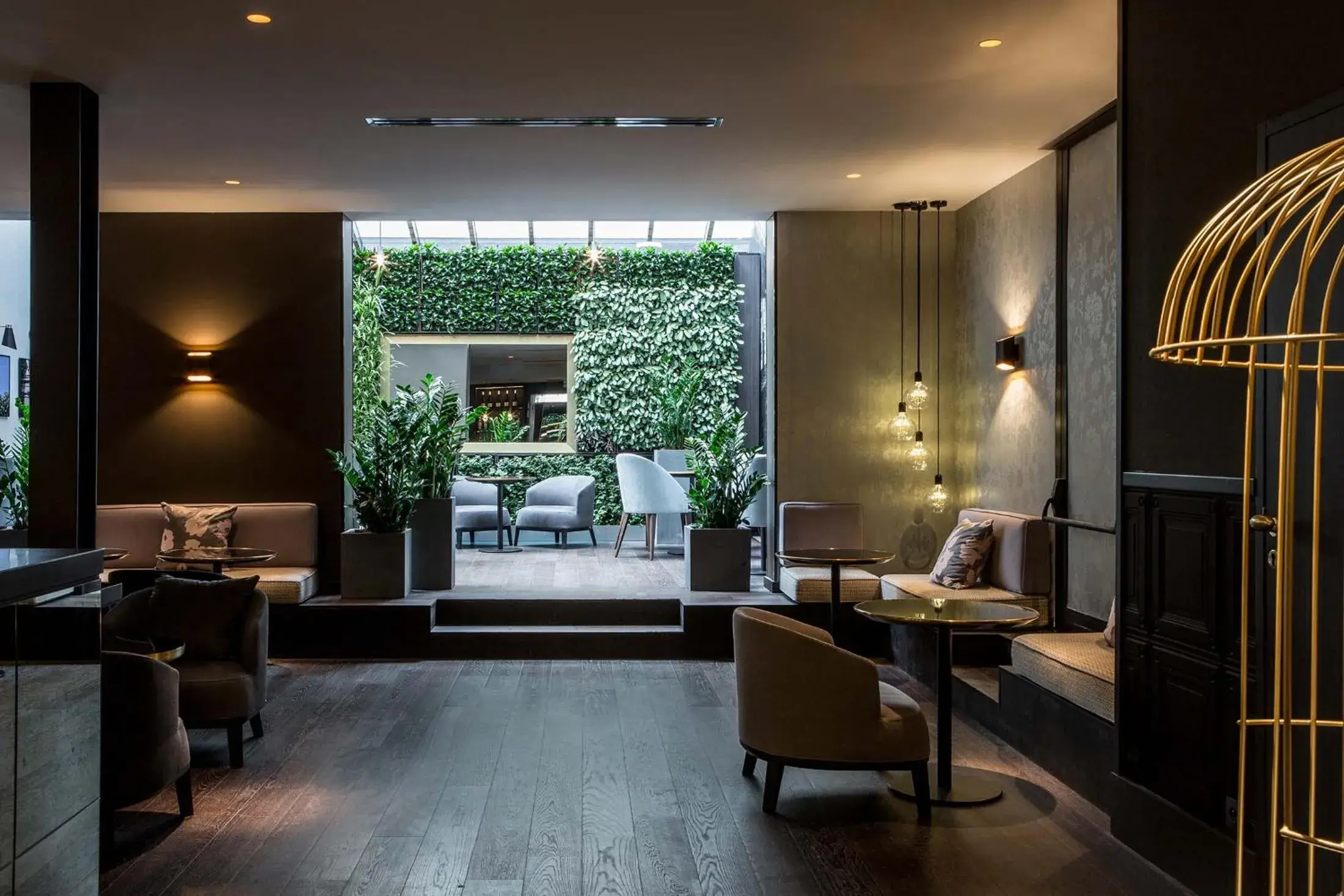 Lounge or bar in Le Parisis - Paris Tour Eiffel Lounge or bar in Le Parisis - Paris Tour Eiffel