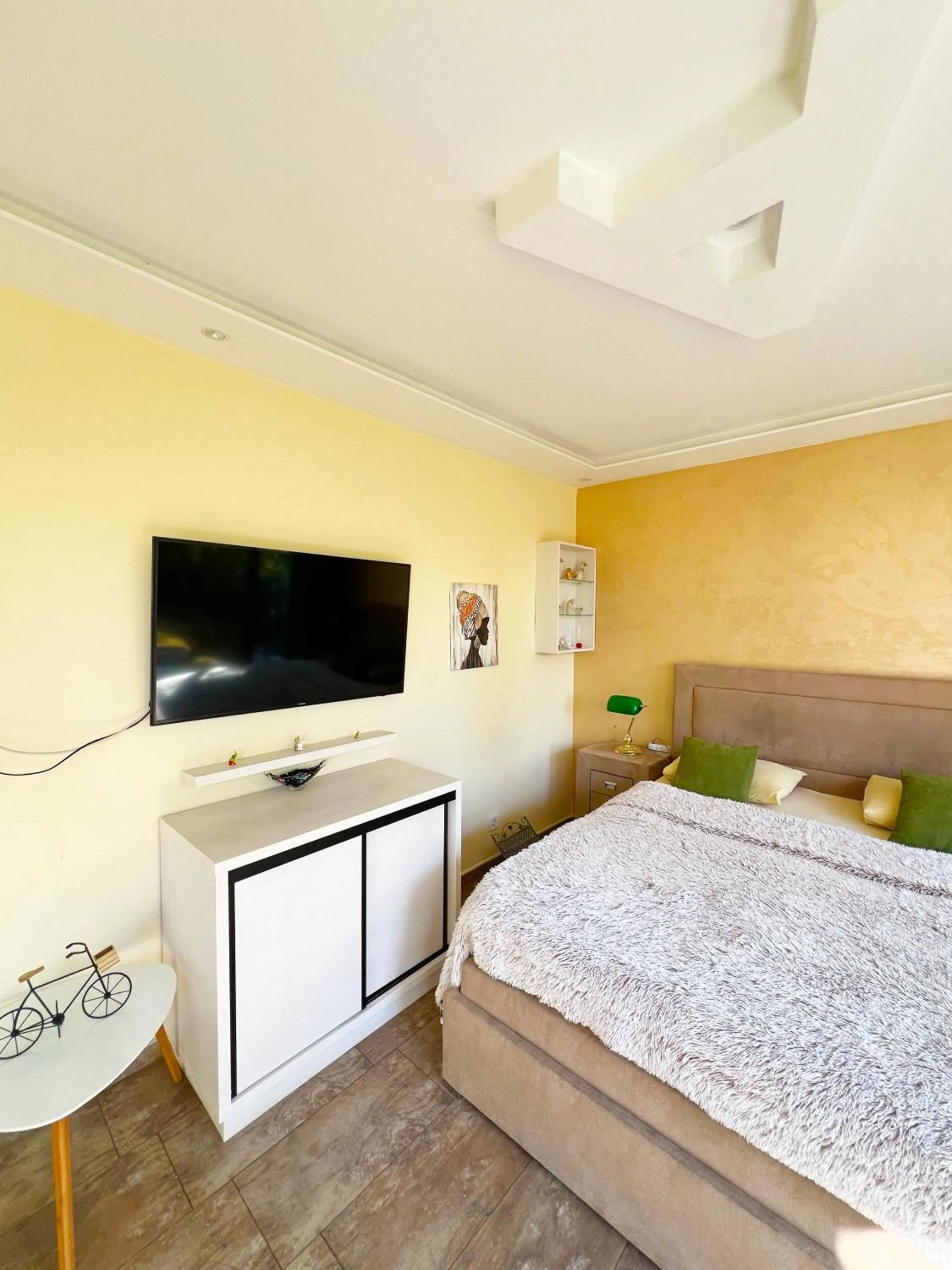 Bed in Apartments Aerodrom