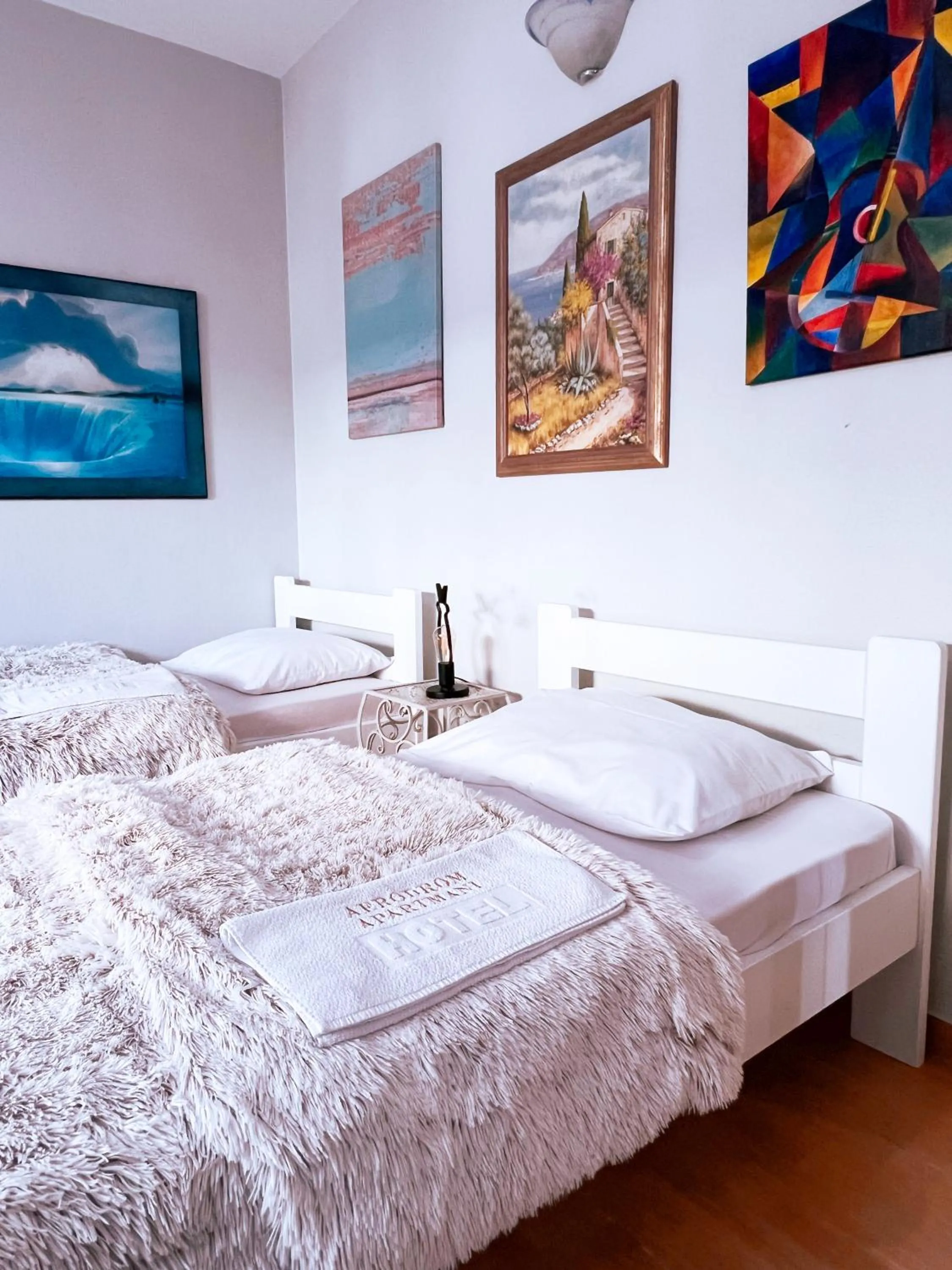 Property building, Bed in Apartments Aerodrom