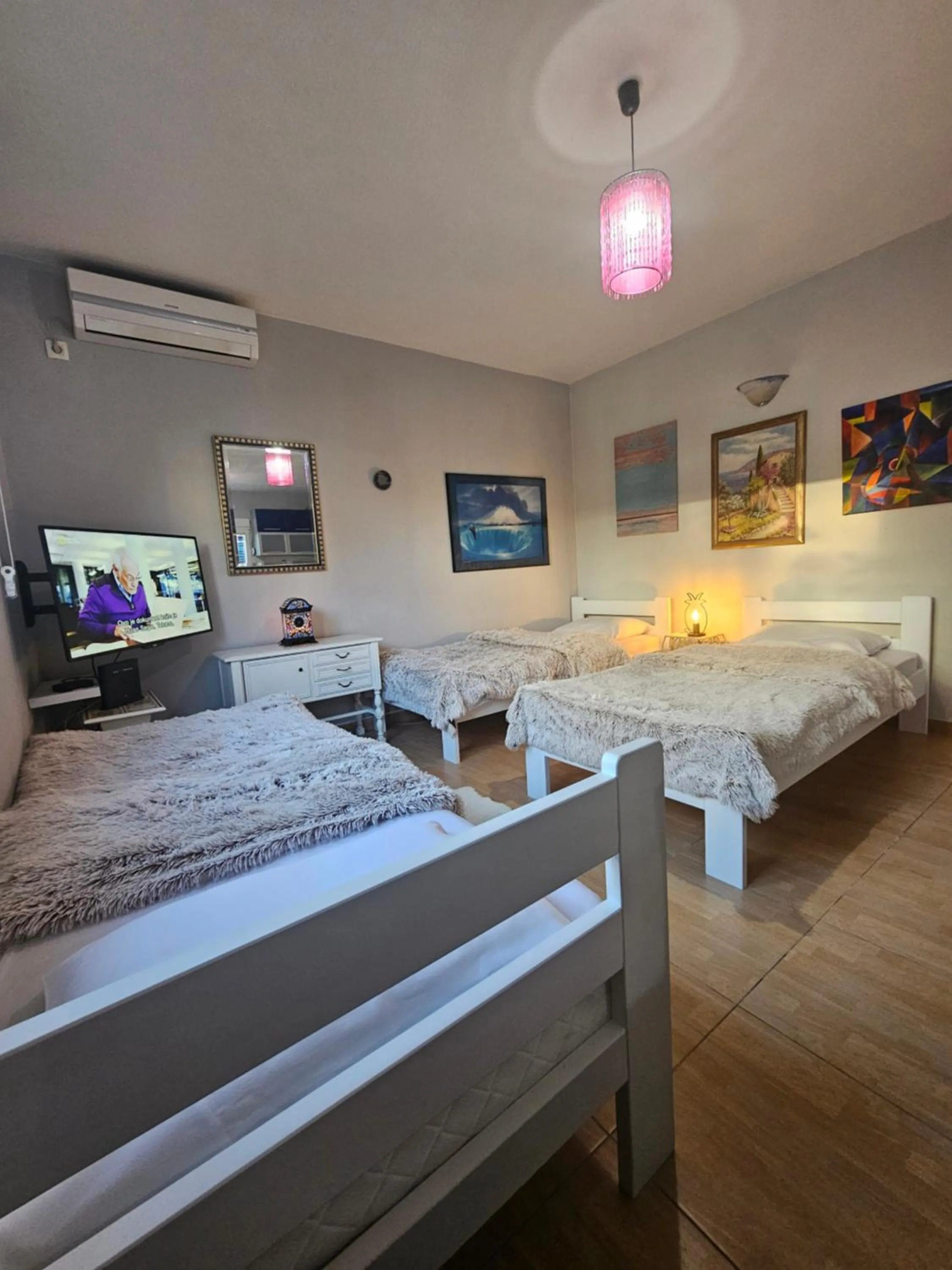 Bed in Apartments Aerodrom