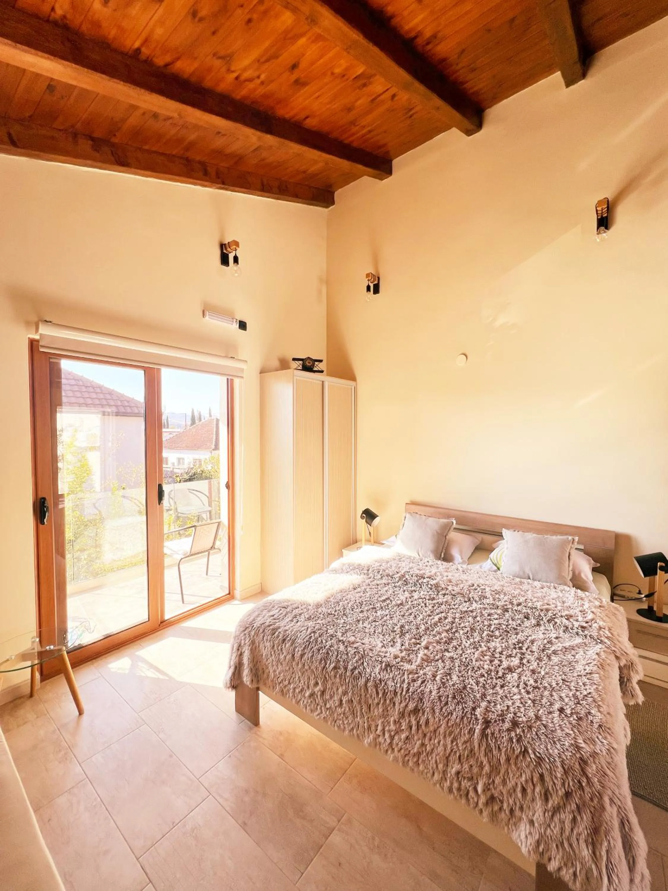 Bed in Apartments Aerodrom