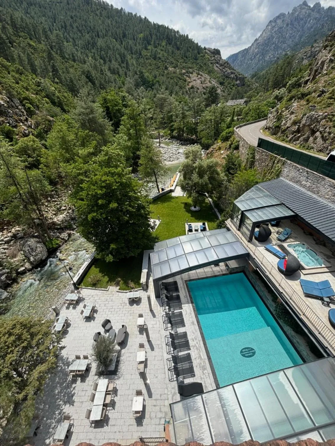 Spring in Les Jardins De La Glacière