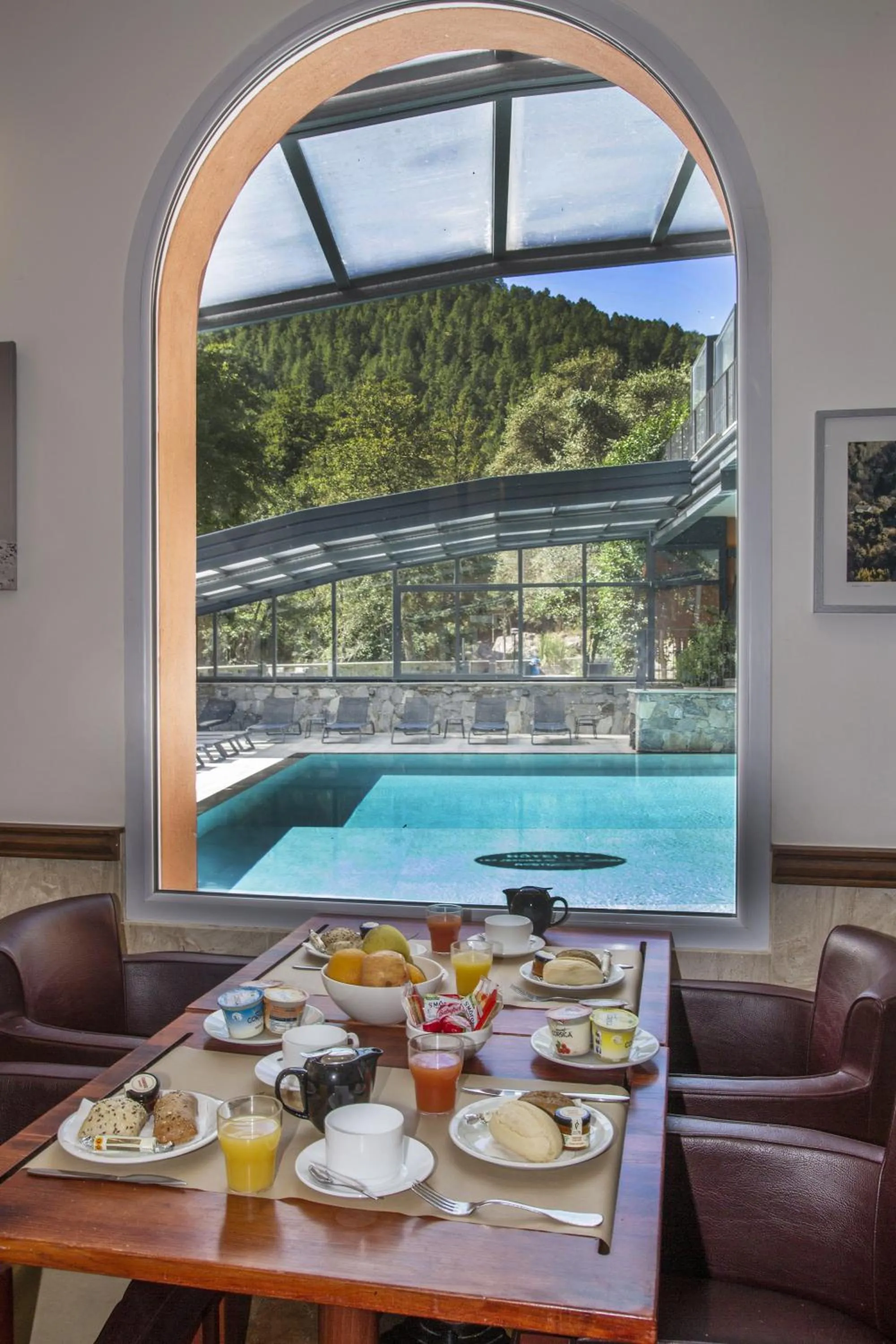 Pool view in Les Jardins De La Glacière