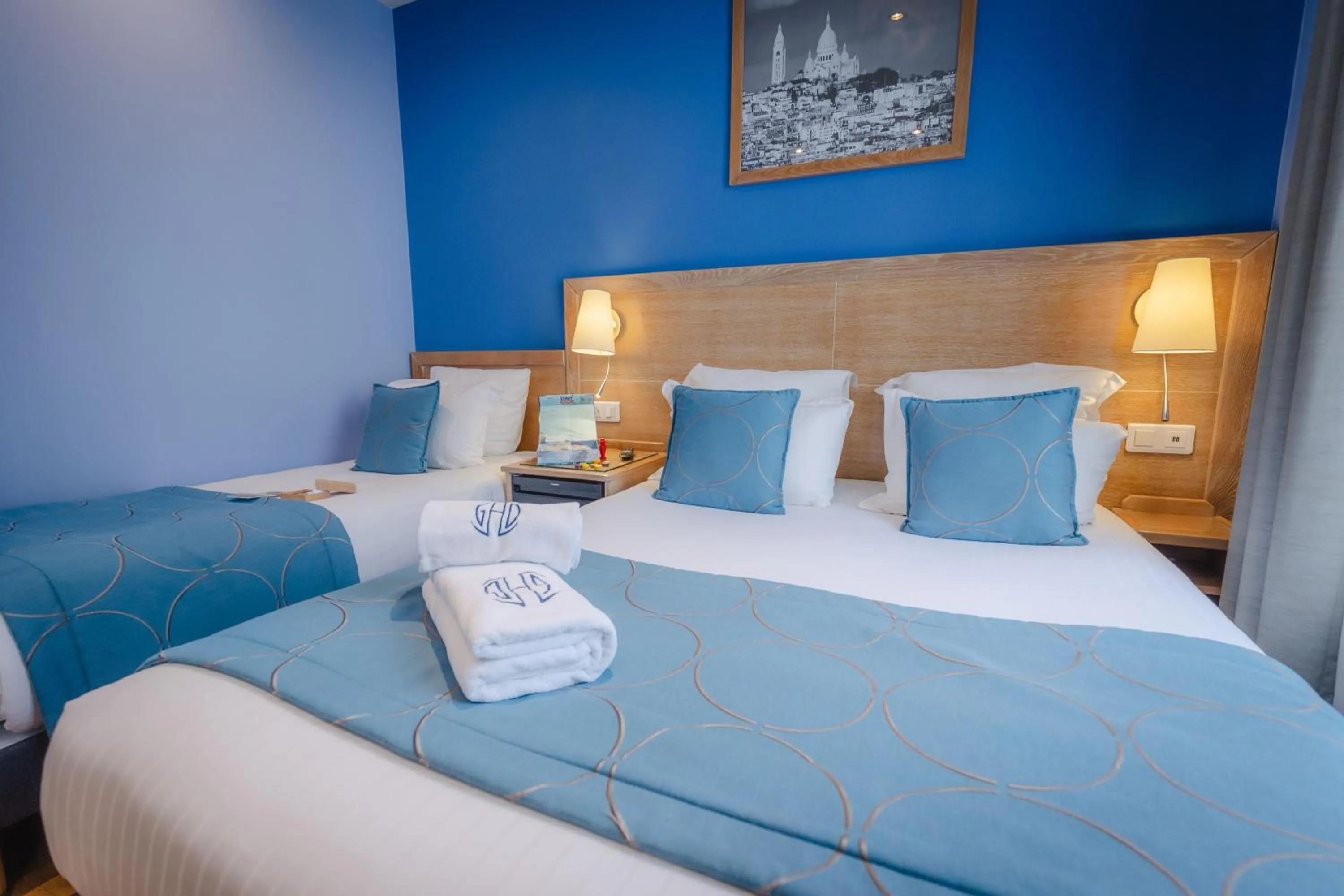 Photo of the whole room, Bed in Grand Hotel Dore