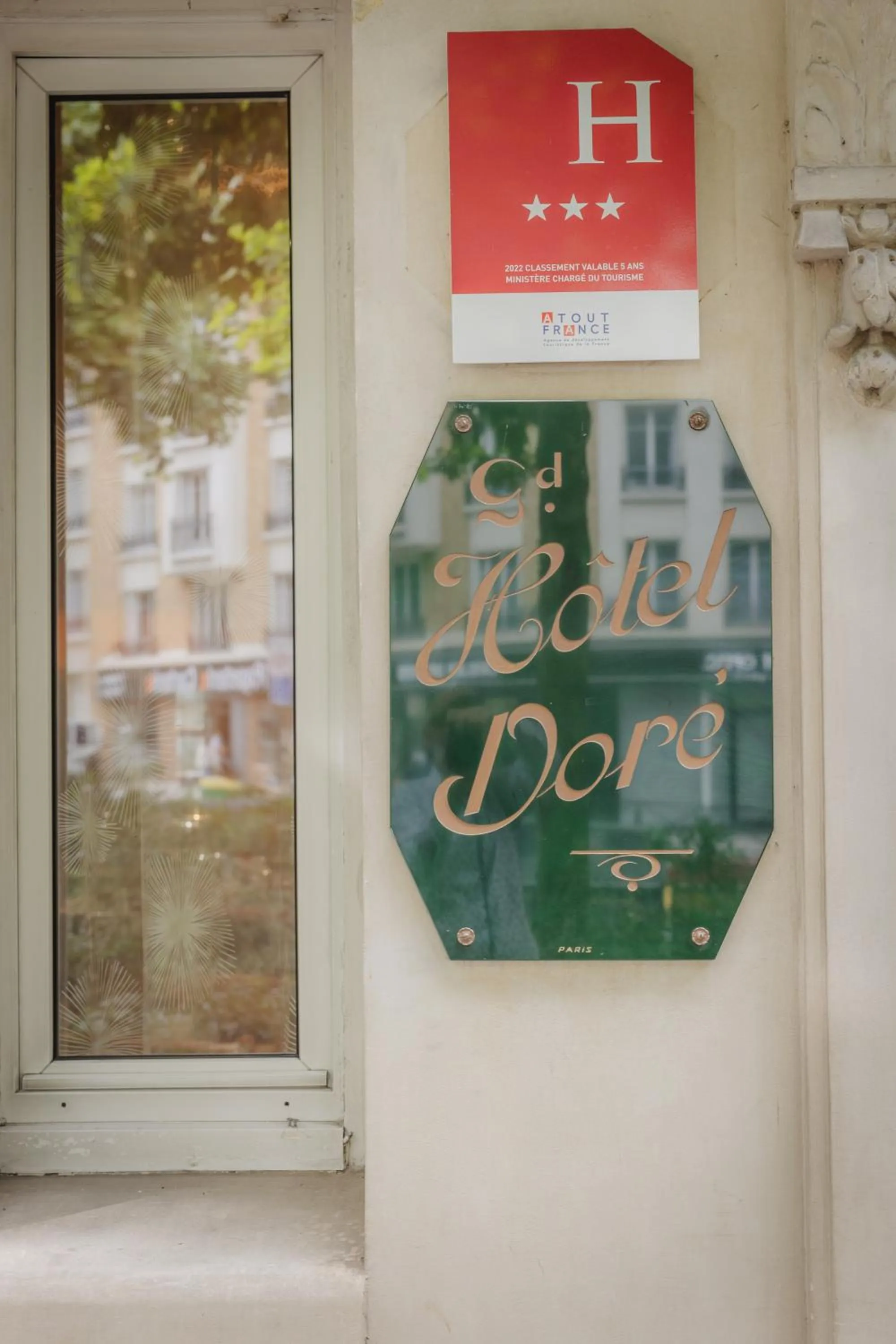 Property logo or sign in Grand Hotel Dore